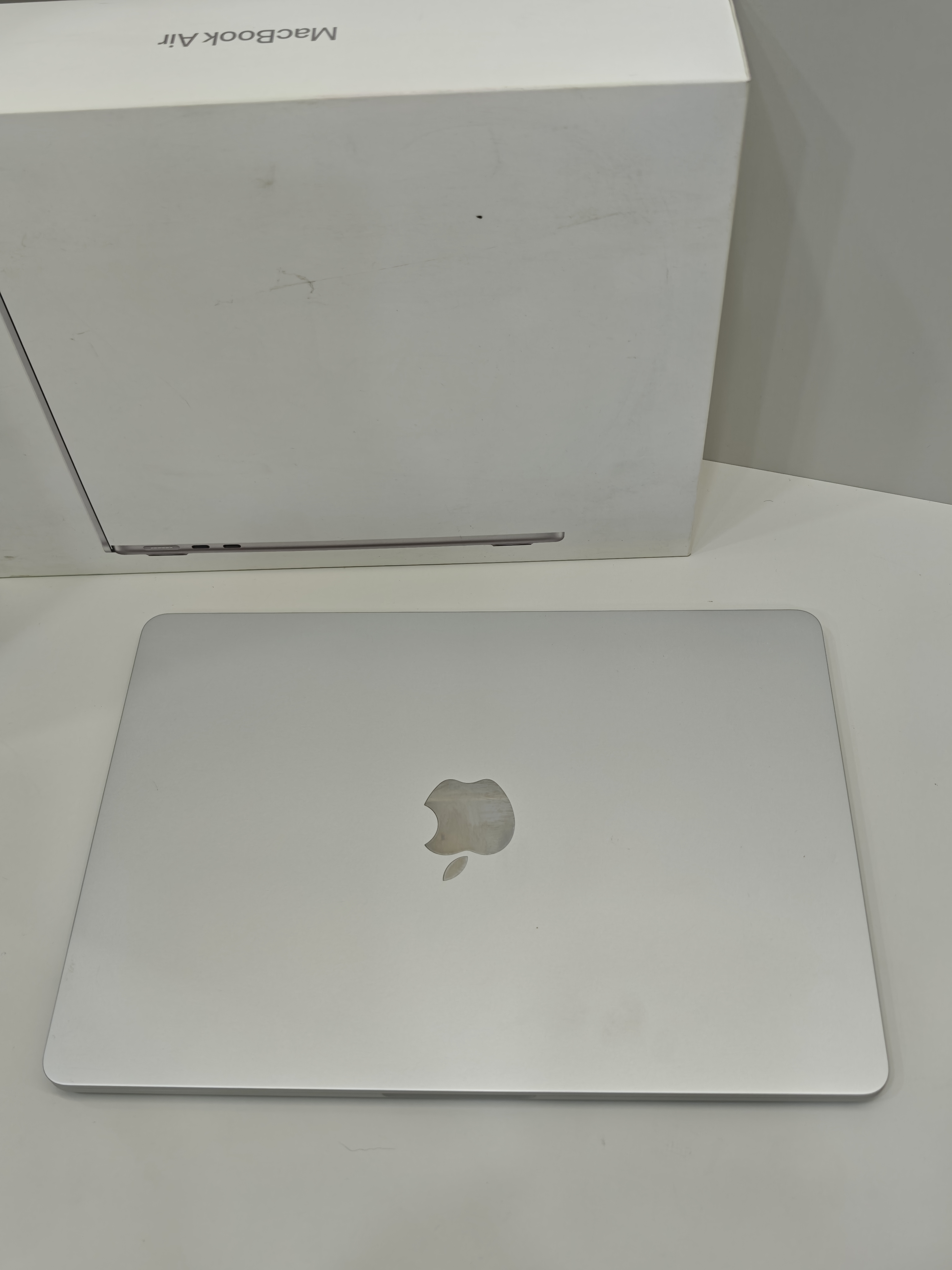 Apple Apple MacBook Air M4 13.6 inç 16 GB RAM 256 GB SSD Gümüş 2025 - Görsel 4