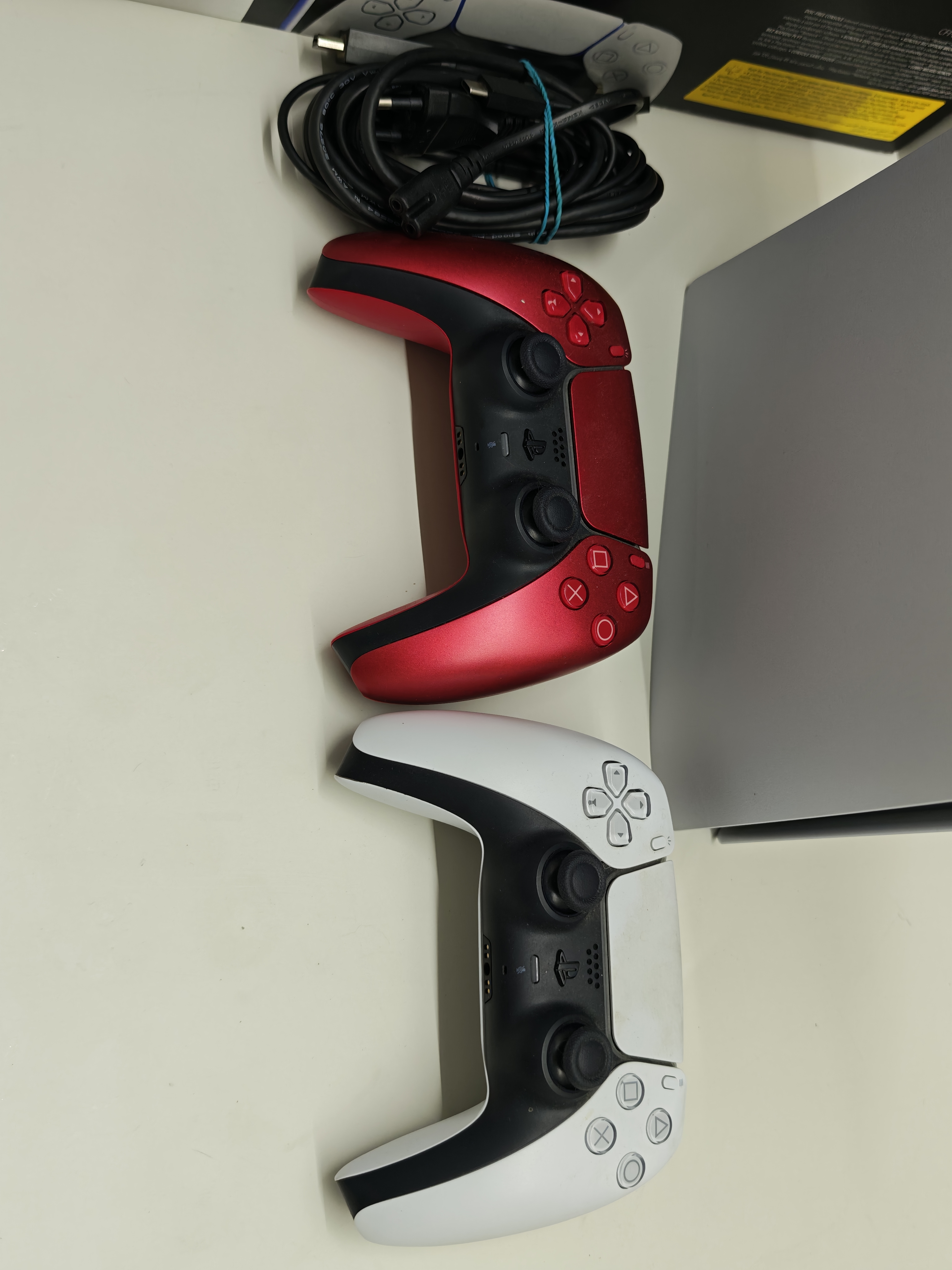Sony Sony PlayStation 5 Slim Digital Edition 1 TB Çift Kol CFI-2016 - Görsel 2