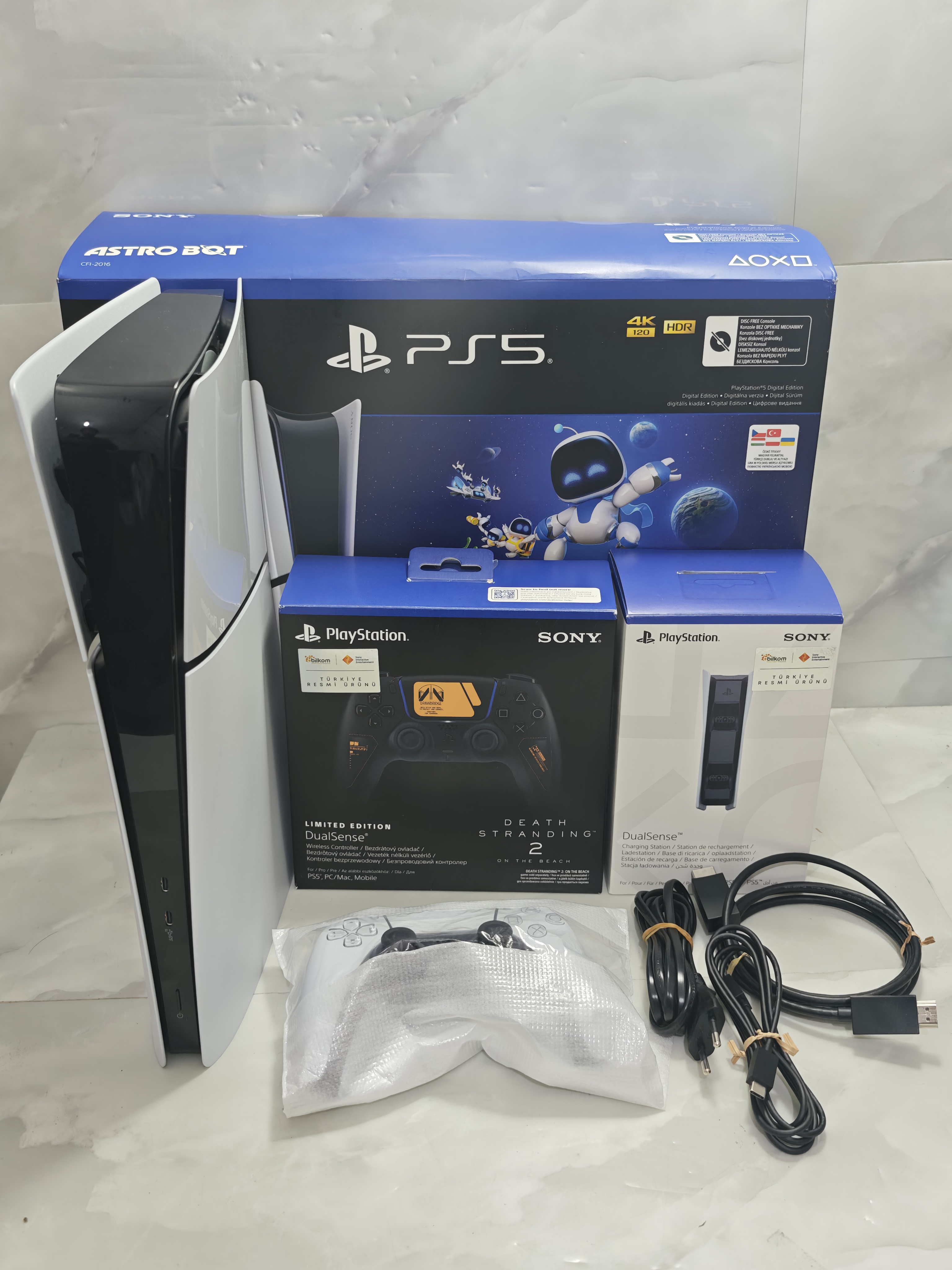 Sony PlayStation 5 Slim Astro Bot Edition 1 TB Çift Kol