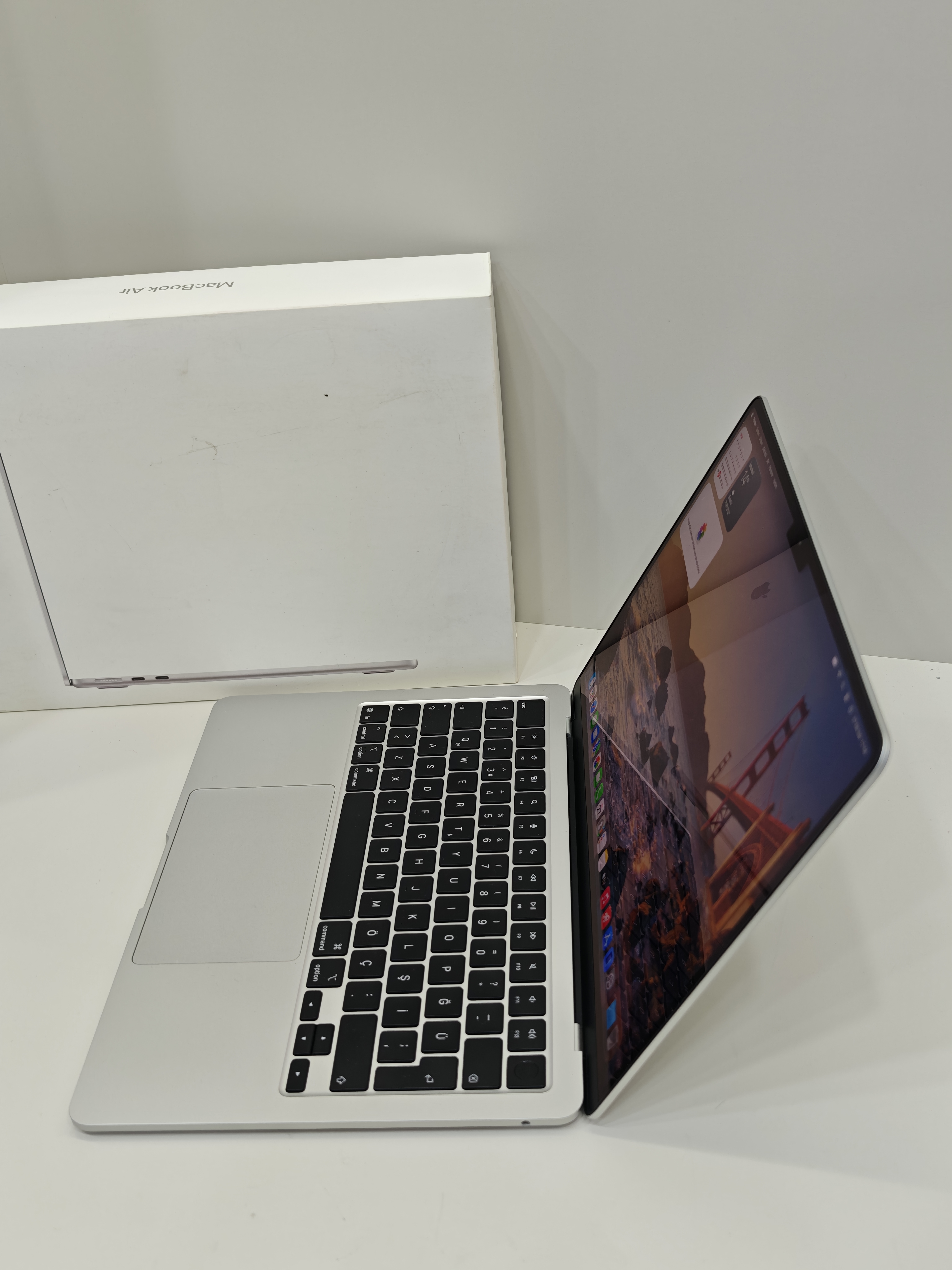 Apple Apple MacBook Air M4 13.6 inç 16 GB RAM 256 GB SSD Gümüş 2025 - Görsel 2