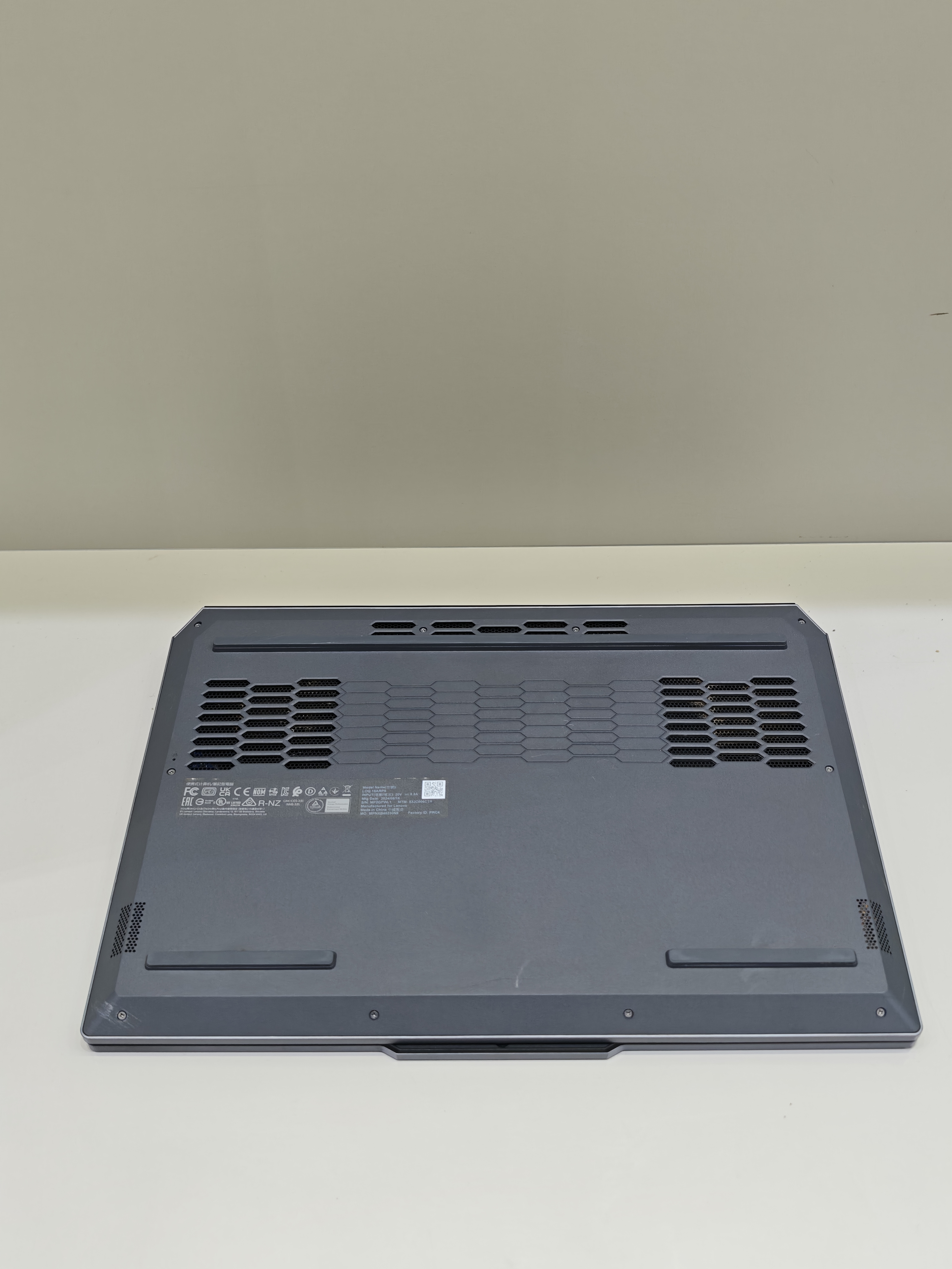 Lenovo Lenovo LOQ Ryzen 7 7435HS RTX 4050 6 GB 24 GB RAM 512 GB SSD - Görsel 5