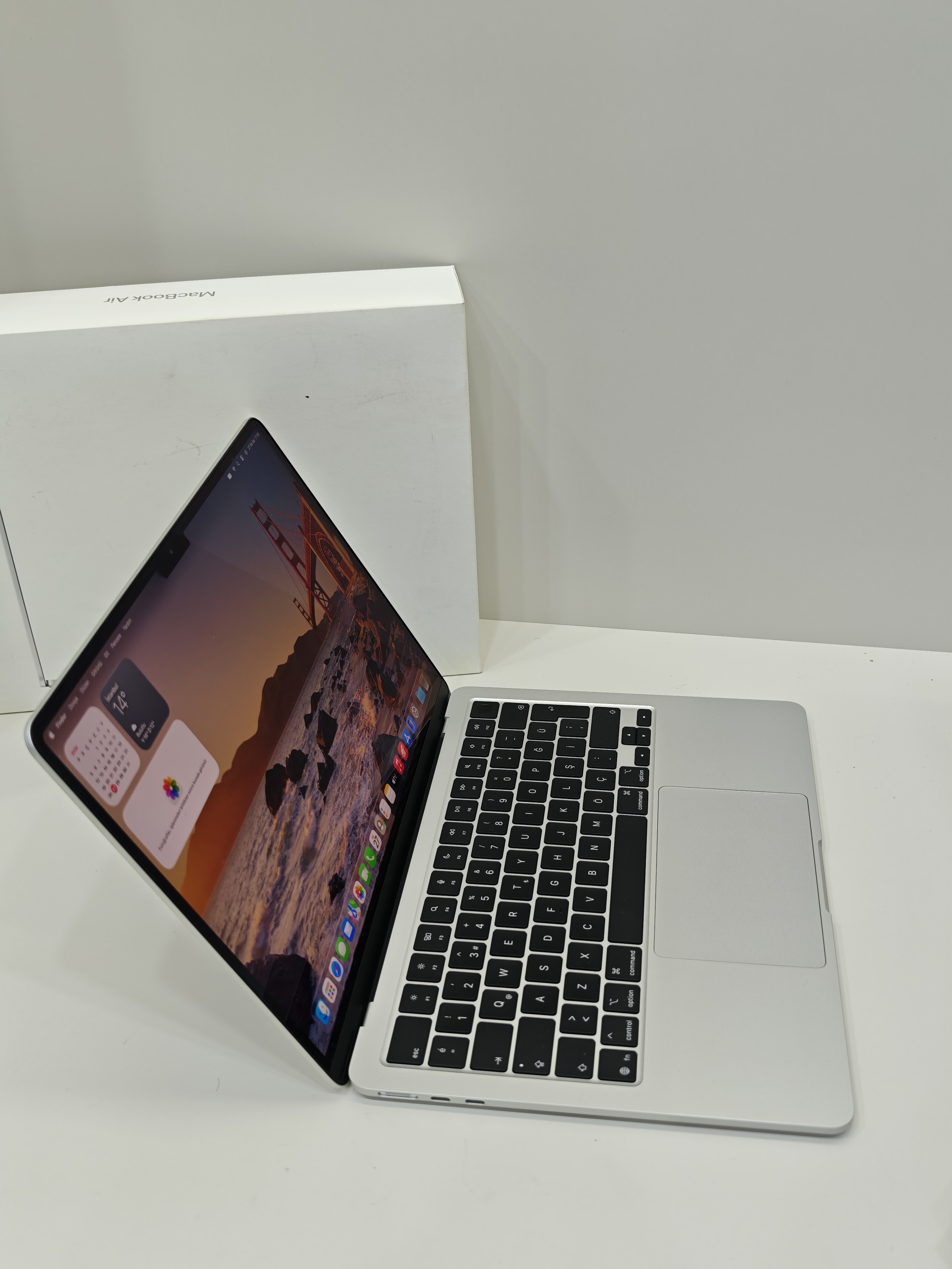 Apple Apple MacBook Air M4 13.6 inç 16 GB RAM 256 GB SSD Gümüş 2025 - Görsel 3
