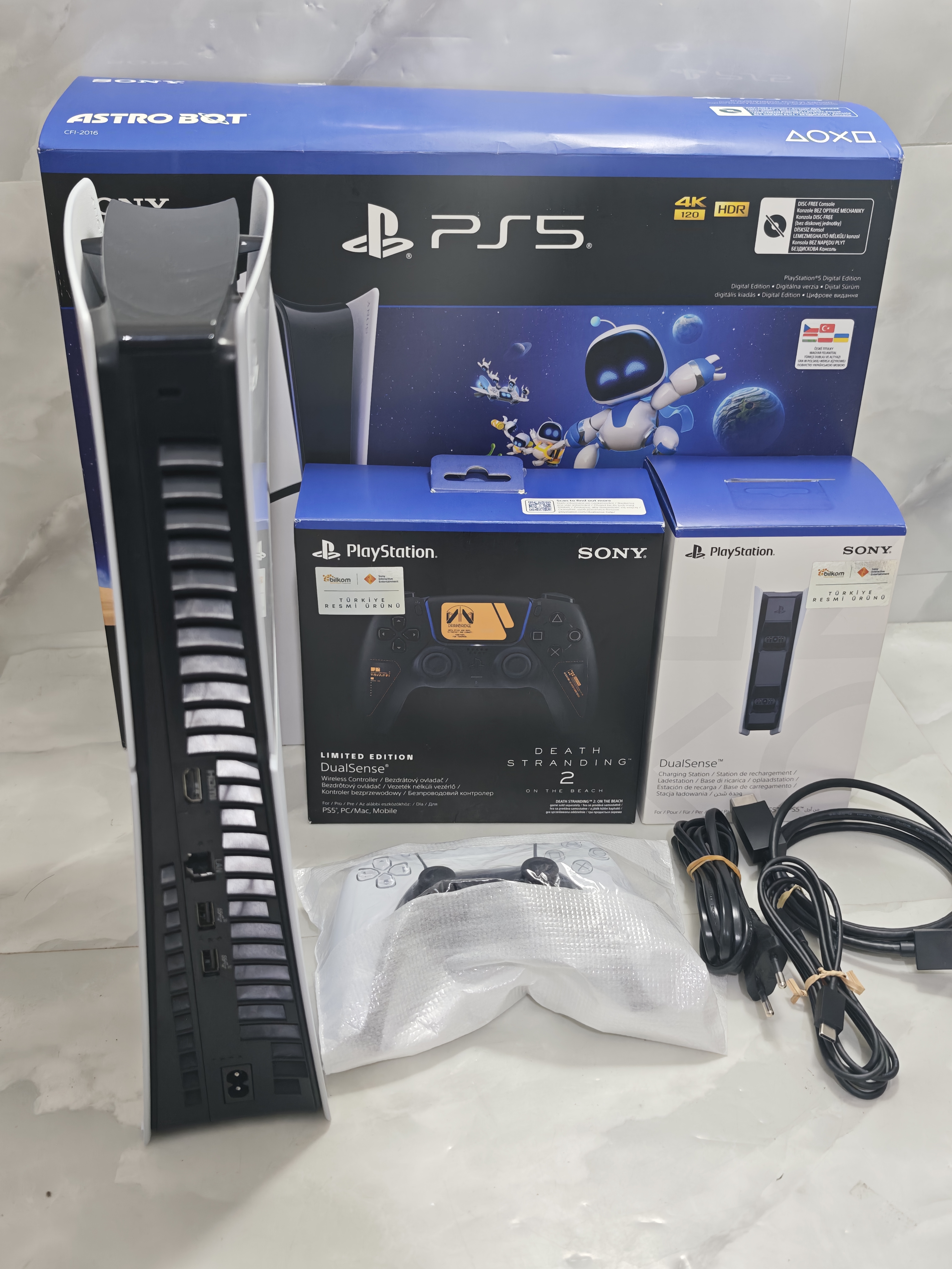 Sony Sony PlayStation 5 Slim Astro Bot Edition 1 TB Çift Kol - Görsel 3