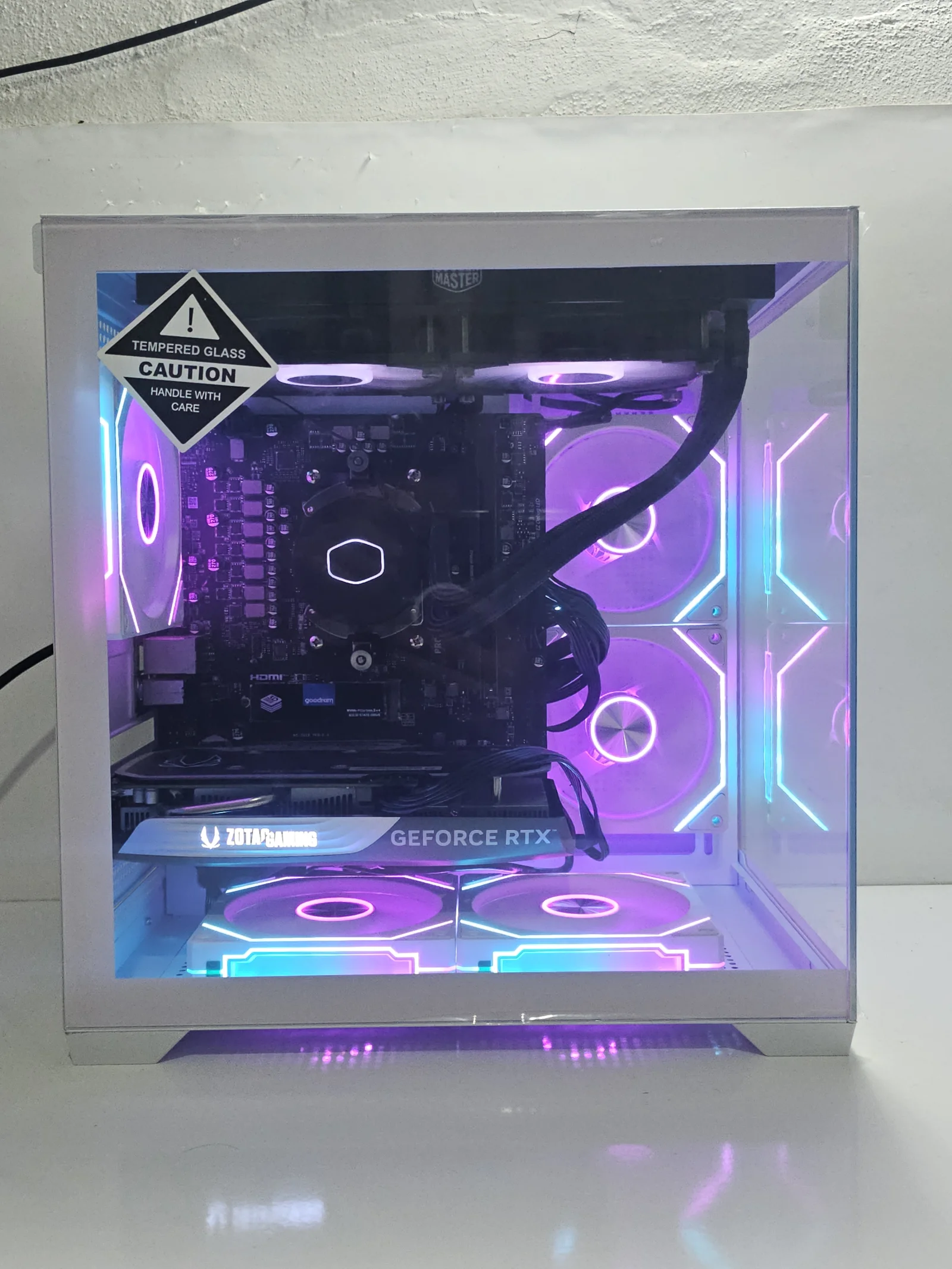Ryzen 5  7500F - RTX 4060 - 16GB Ram - 512GB SSD Akvaryum