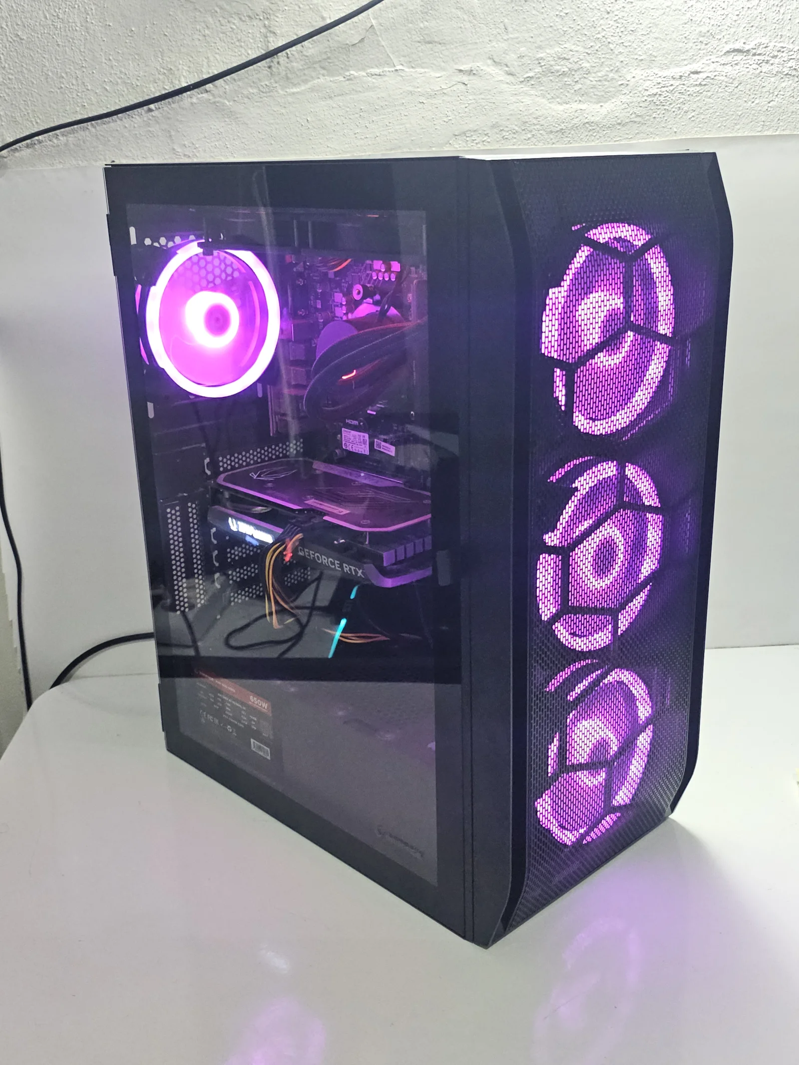 Ryzen 5  7500F - RTX 4060 8GB - 16GB Ram - 512GB