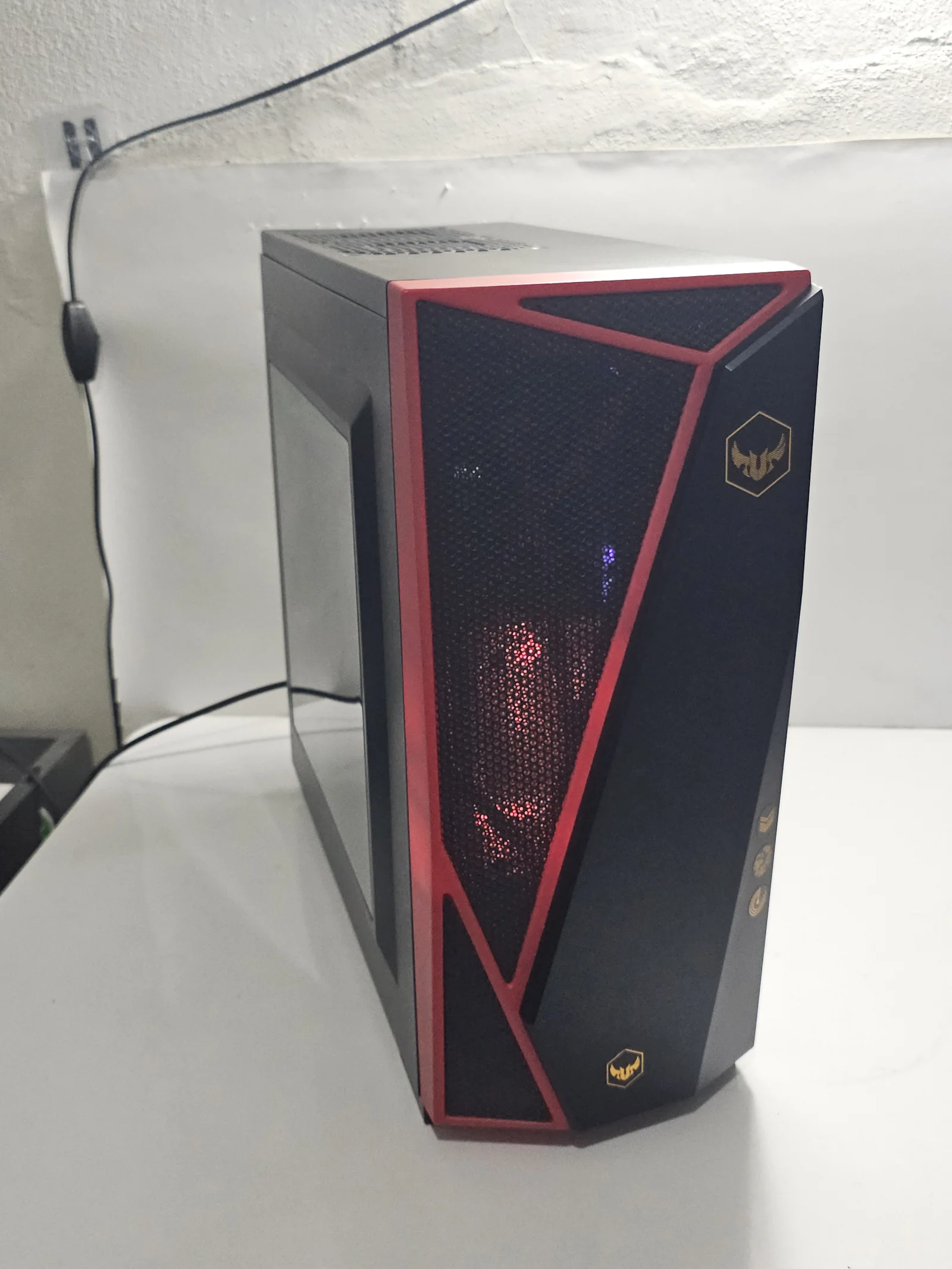 i5 8400- RX 580 8GB - 16GB Ram - 120GB SSD- 1TB Harddisk