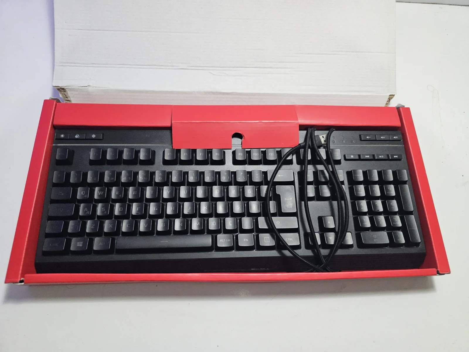 HyperX Hyperx Alloy Core Rgb Kablolu Oyuncu Klavyesi - Görsel 2