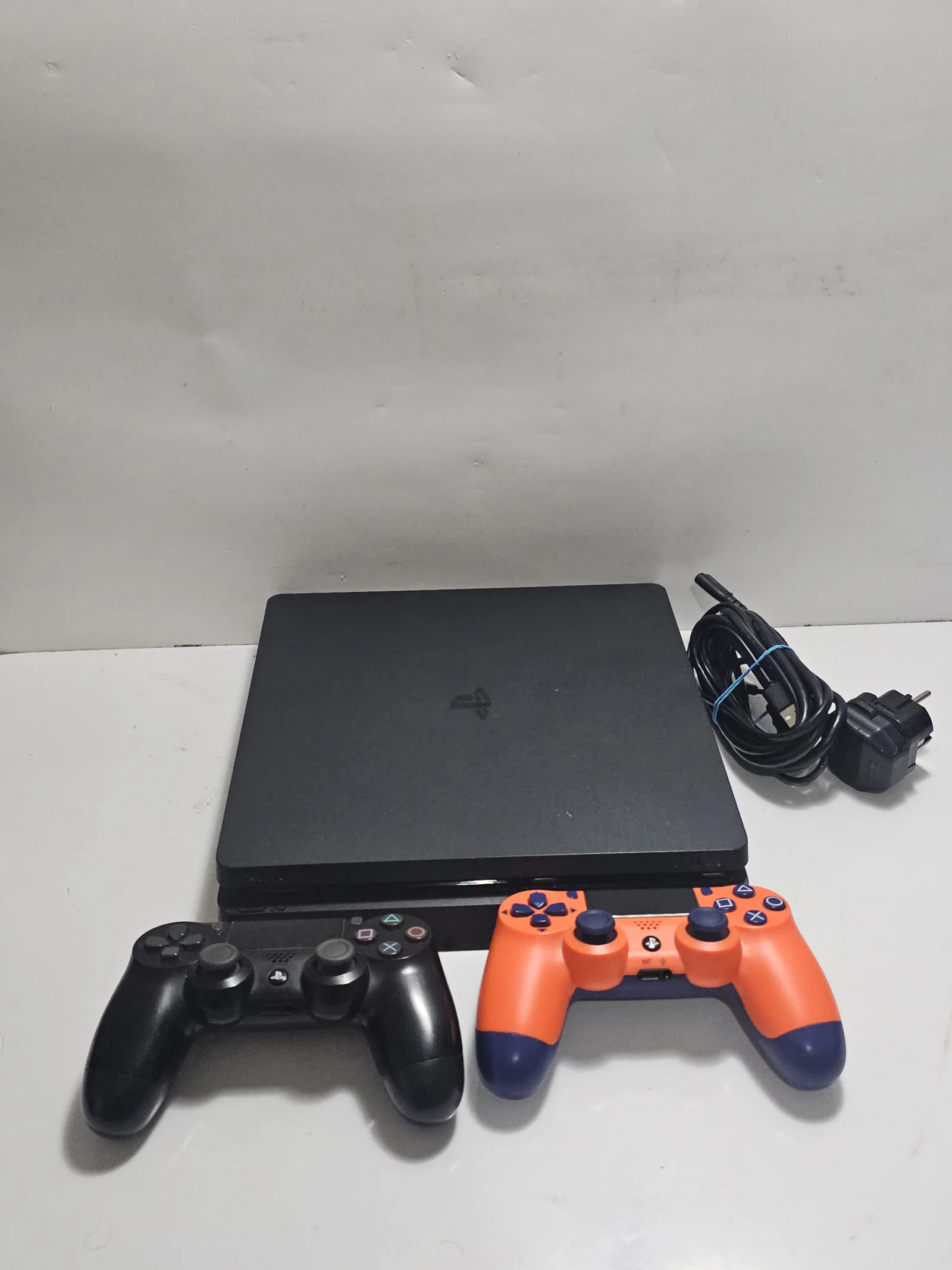 PlayStation 4 Slim 500GB Çift Kol Temiz