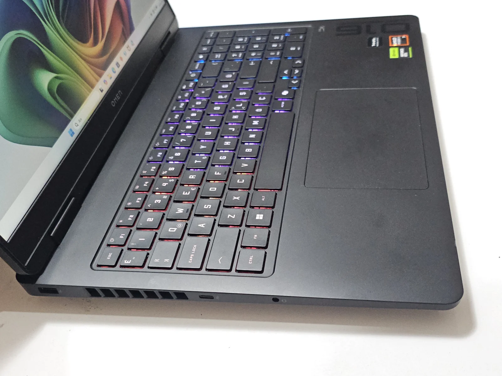 İkinci El HP Hp Omen Ryzen AI 7 350 RTX 5060 8GB - 32GB - 1TB - 16inc - Görsel 3