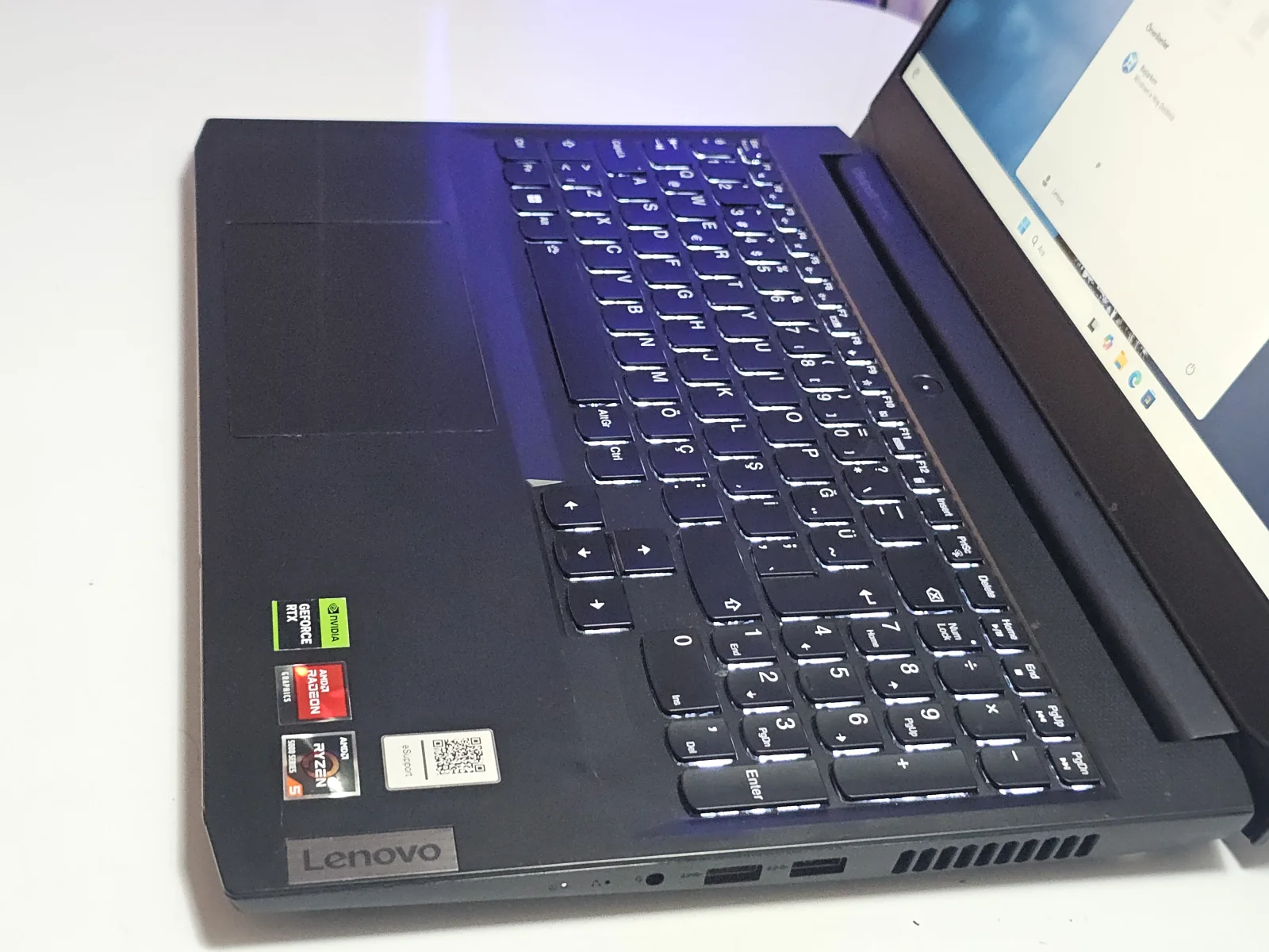 İkinci El Lenovo Lenovo Ryzen 5 5500H 8GB Ram 512GB SSD RTX 2050 4GB Laptop - Görsel 2