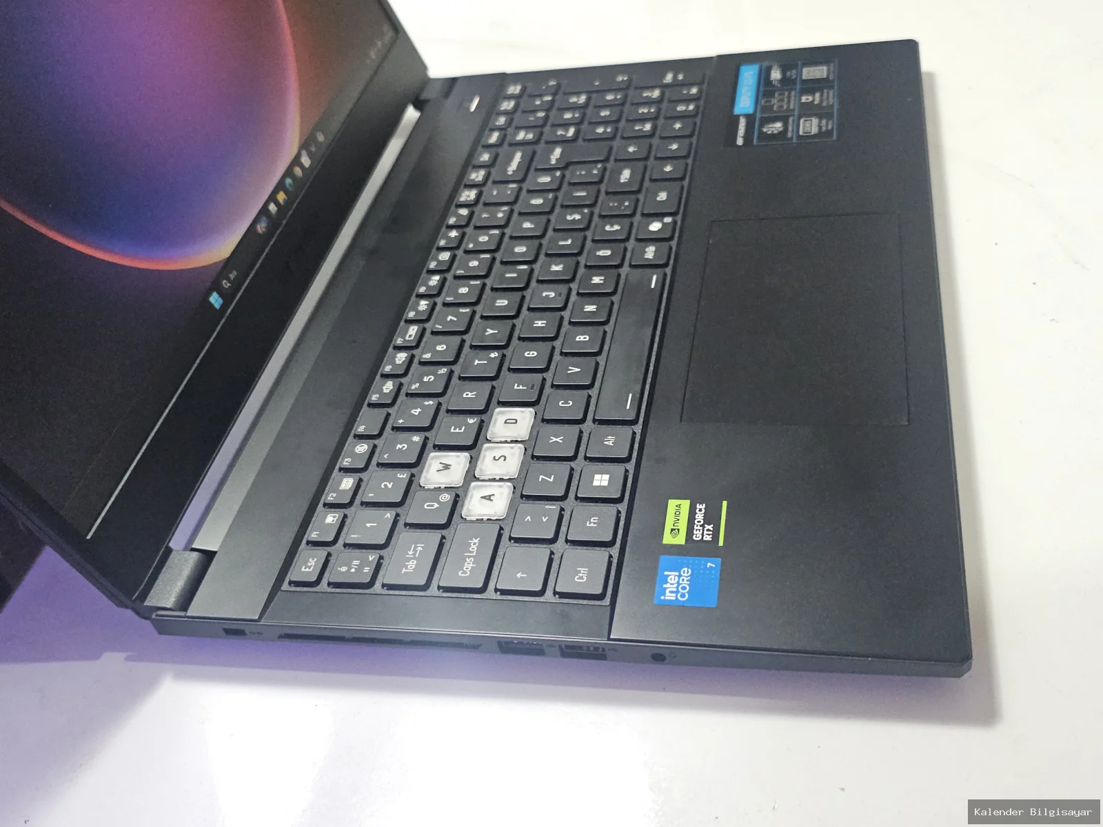 İkinci El Arezer Arezer Ultra 7 250H RTX 5060 8GB 1TB SSD 16GB Ram DDR5 W11 - Görsel 3