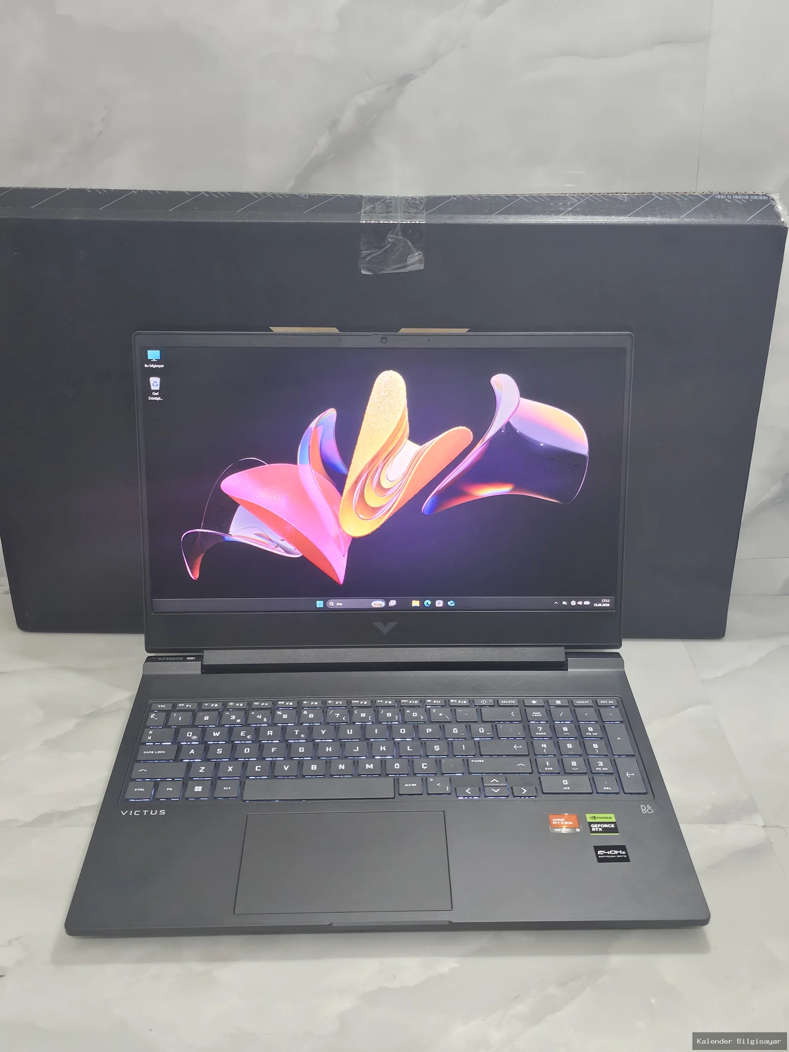 İkinci El HP Hp Victus Ryzen 5 7640Hs RTX 4060 1TB SSD 32GB Ram 2k 240Hz - Görsel 1