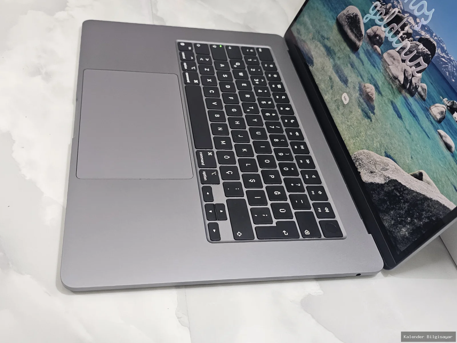 Apple Apple Macbook Air M2 15.3 Inç 8GB RAM 256GB SSD - Görsel 2