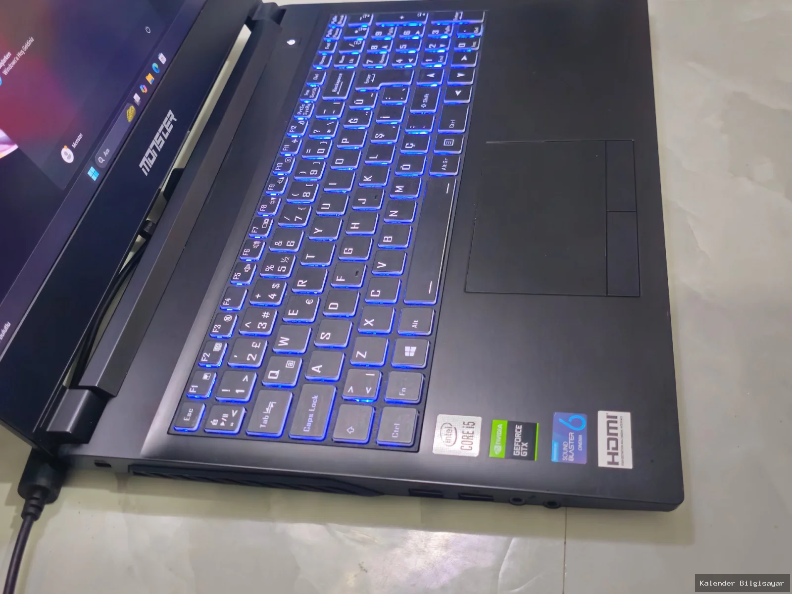 Monster Monster V5 16.6 i5 10200H 16 GB RAM 256 GB SSD GTX 1650 4 GB - Görsel 3