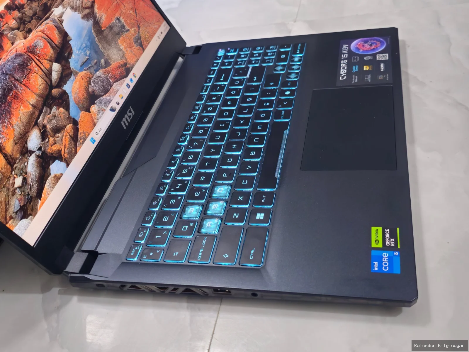 MSI MSI Cyborg i5 13420H RTX 4050 16 GB RAM 512 GB SSD - Görsel 3