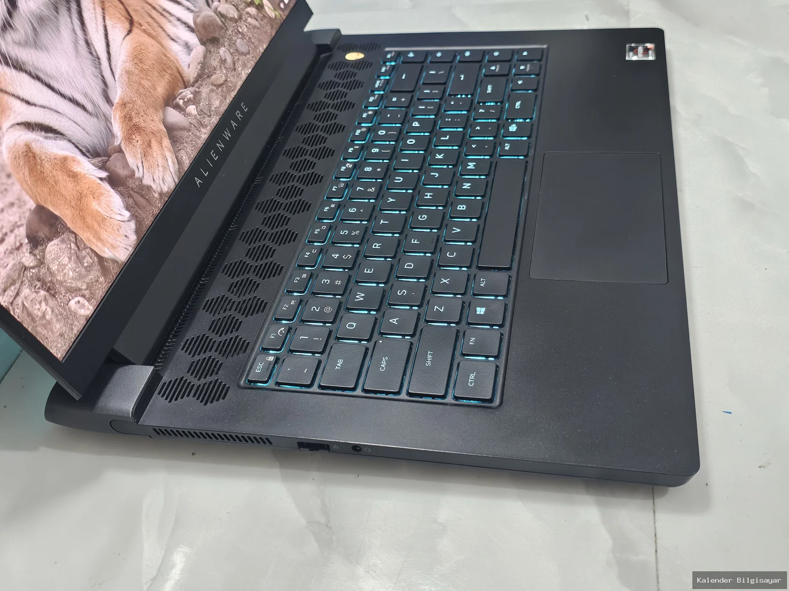 Alienware Alienware Ryzen 9 5900HX RTX 3070 32 GB RAM 1 TB SSD 360 Hz - Görsel 3