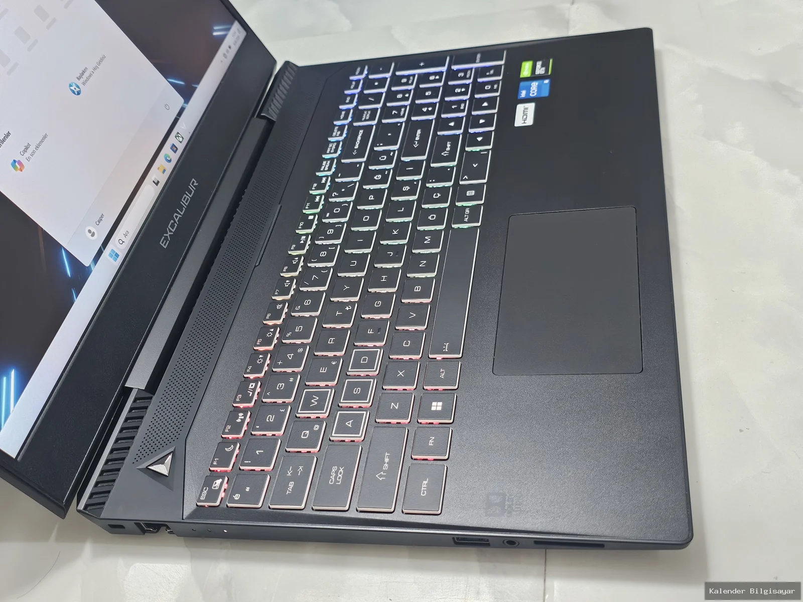 Casper Casper Excalibur i5 12. Nesil GTX 1650 8 GB RAM 512 GB SSD - Görsel 3