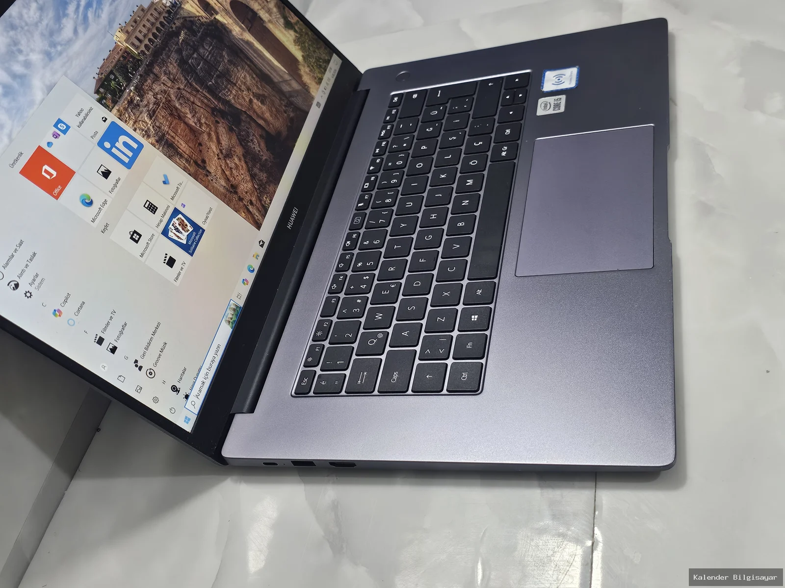 Huawei Huawei i5 10210U 8 GB RAM 256 GB SSD Laptop - Görsel 3
