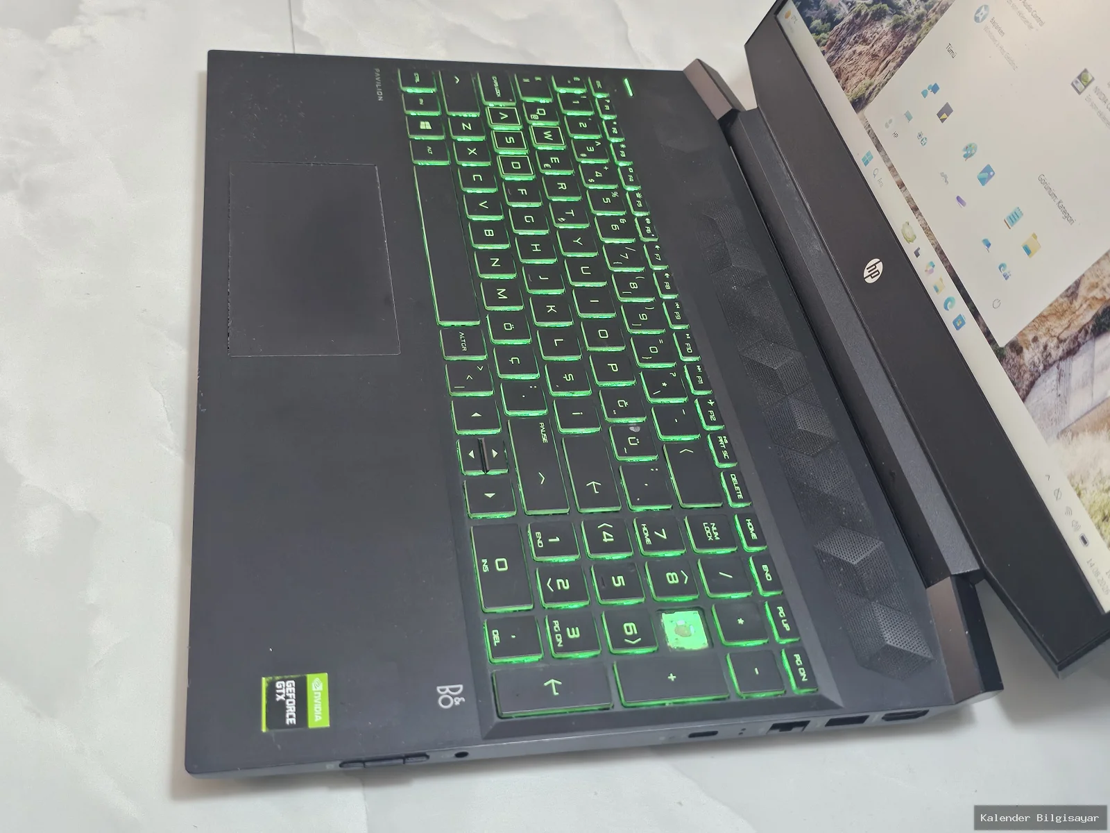HP HP Ryzen 5 3550H GTX 1650 8 GB RAM 256 GB SSD Gaming Laptop - Görsel 2