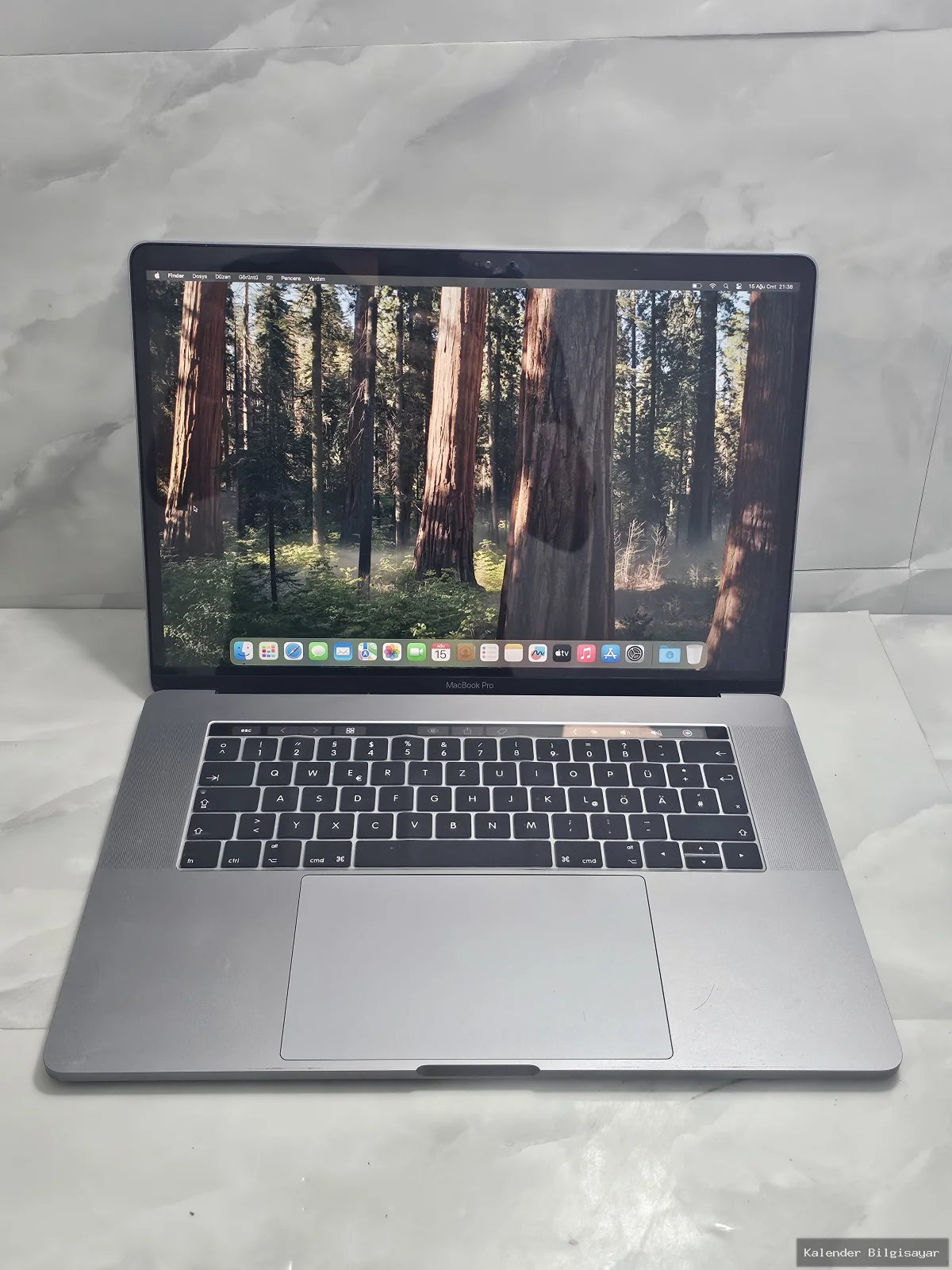 İkinci El Apple MacBook Pro i9 32 GB RAM 2 TB SSD 15 inç Yd Klavye - Görsel 1