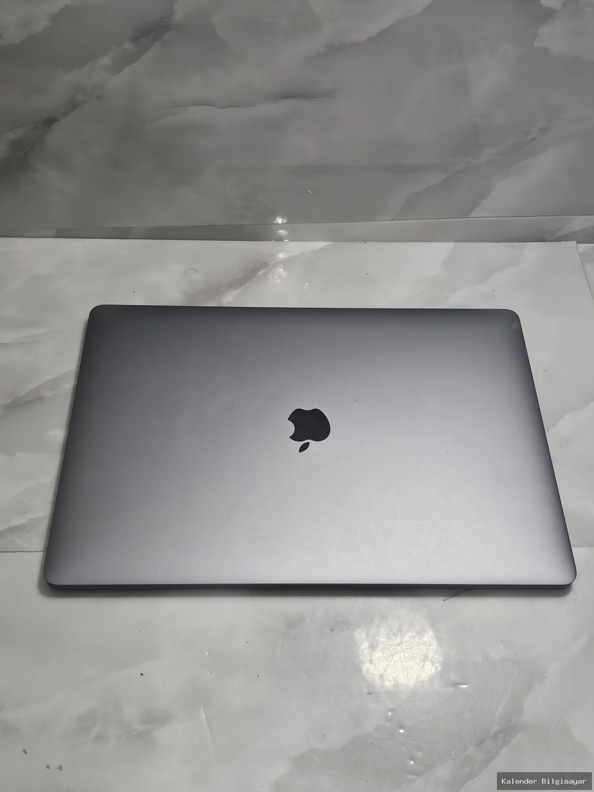 Apple MacBook Pro i9 32 GB RAM 2 TB SSD 15 inç Yd Klavye - Görsel 4