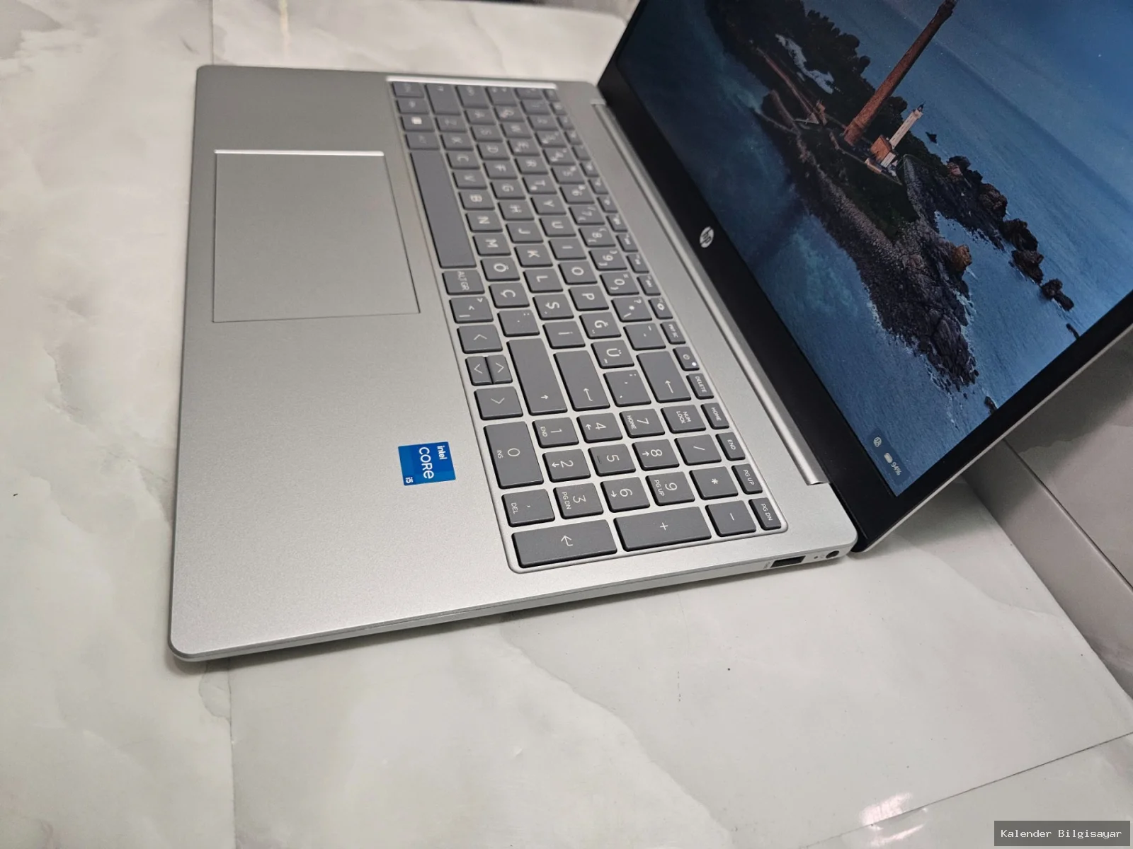 HP HP i5 1334U 8 GB RAM 512 GB SSD Laptop - Görsel 2