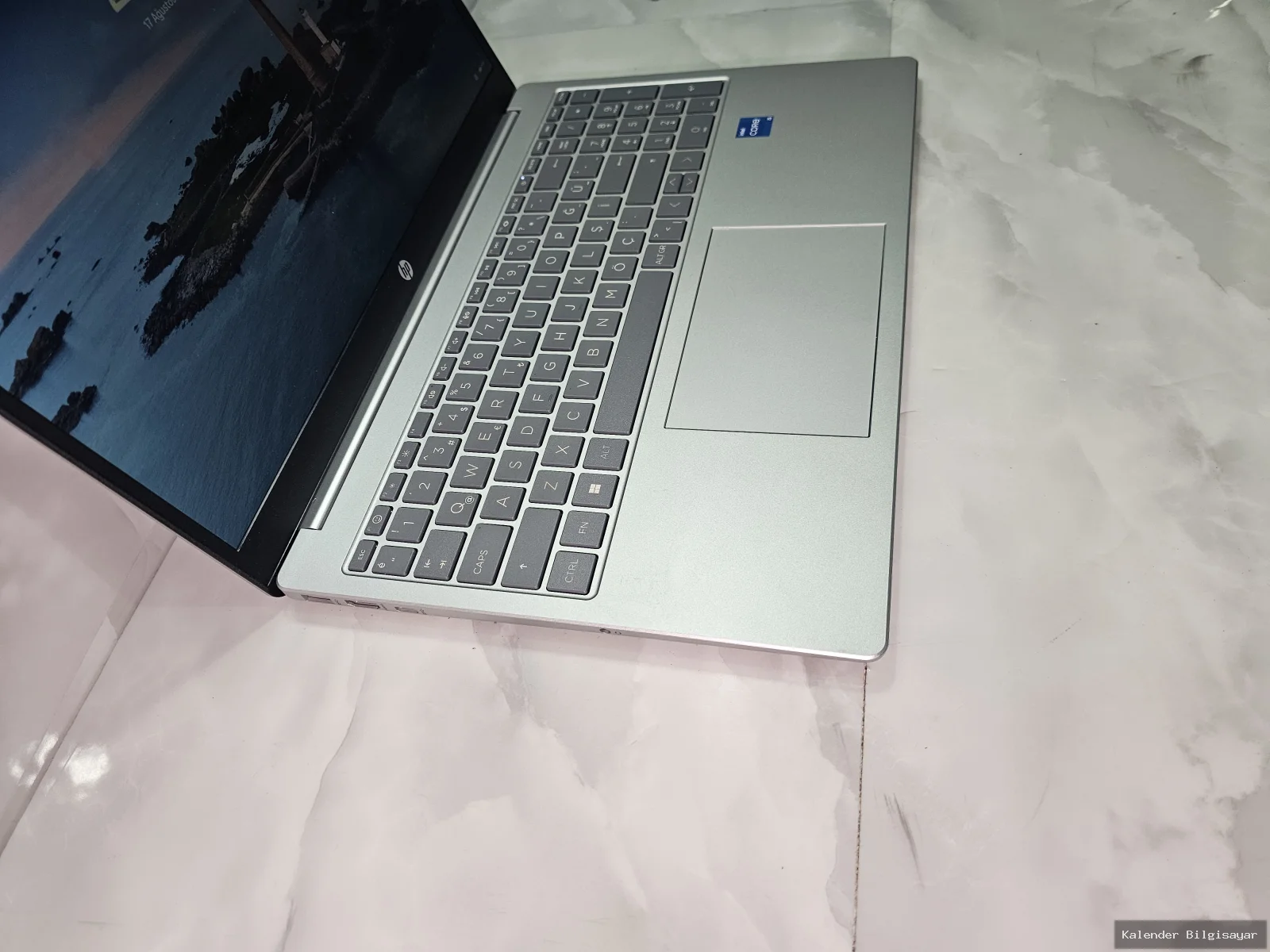 HP HP i5 1334U 8 GB RAM 512 GB SSD Laptop - Görsel 3