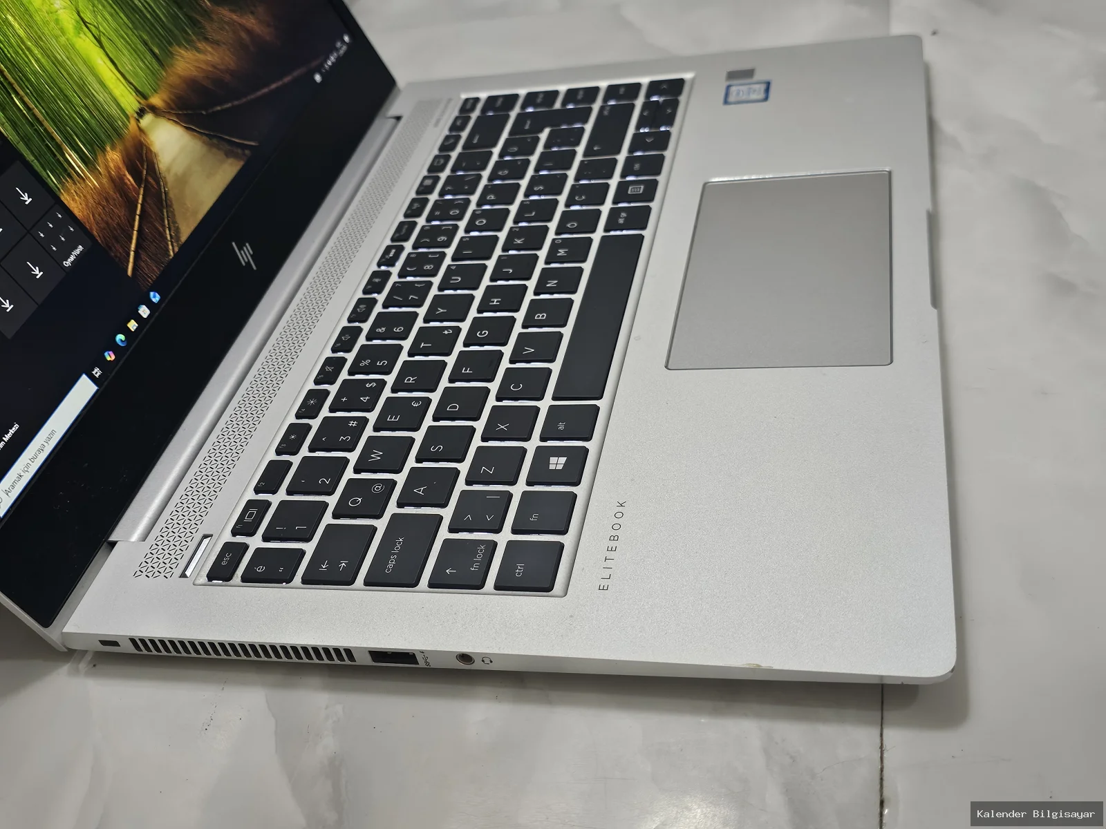 HP HP EliteBook i5 7300U 8 GB RAM 256 GB SSD 14 inç Full HD - Görsel 3