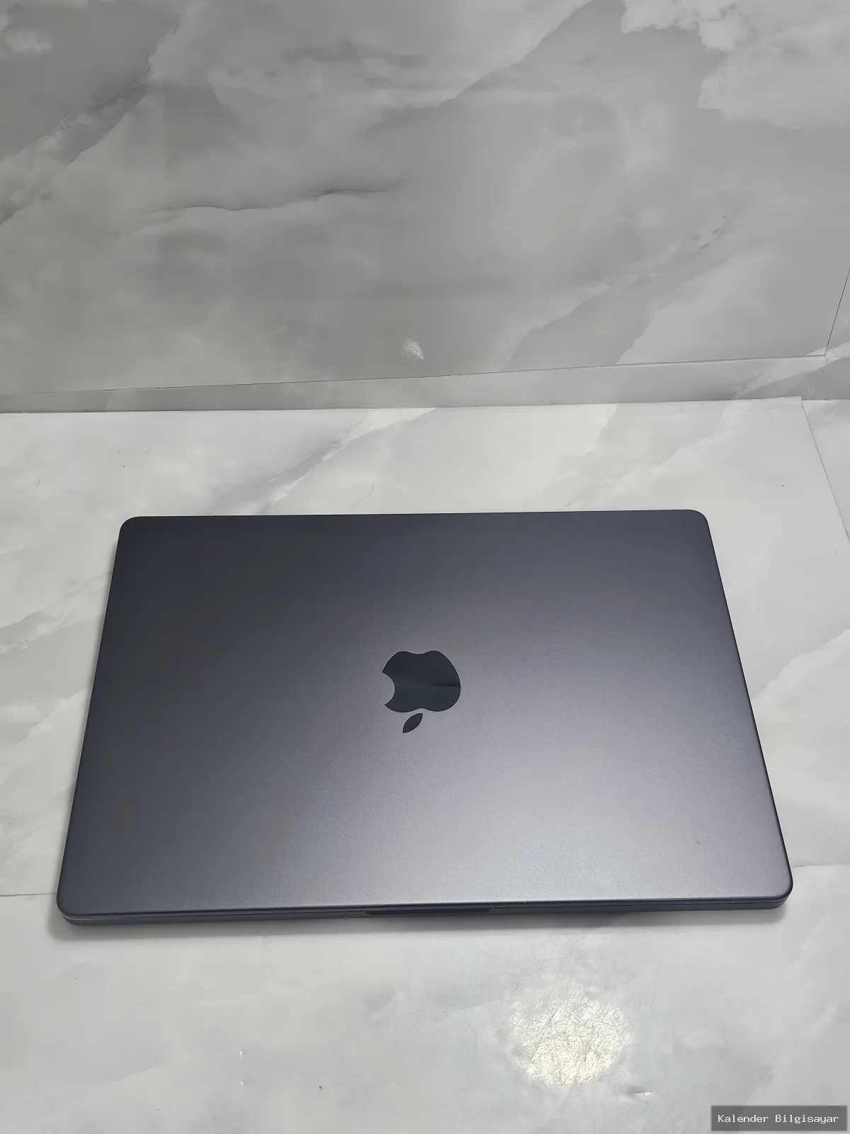 Apple MacBook Pro M5 16 GB RAM 512 GB SSD 14 inç - Görsel 4