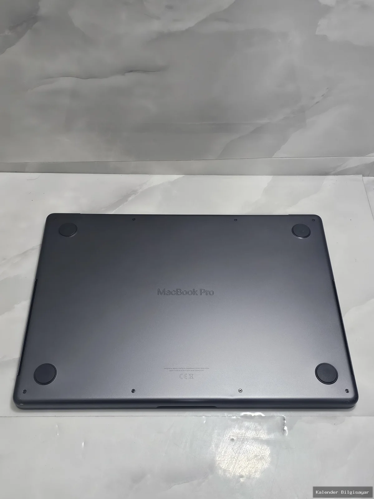 Apple MacBook Pro M5 16 GB RAM 512 GB SSD 14 inç - Görsel 5