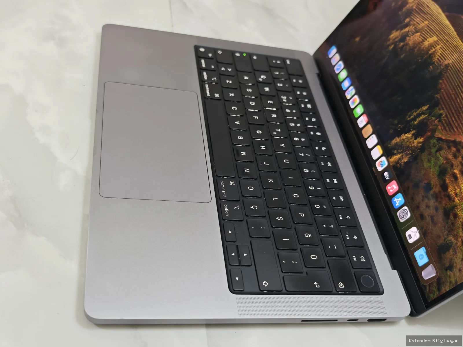 Apple MacBook Pro M1 Max 64 GB RAM 1 TB SSD 14 inç Pil 87 - Görsel 2