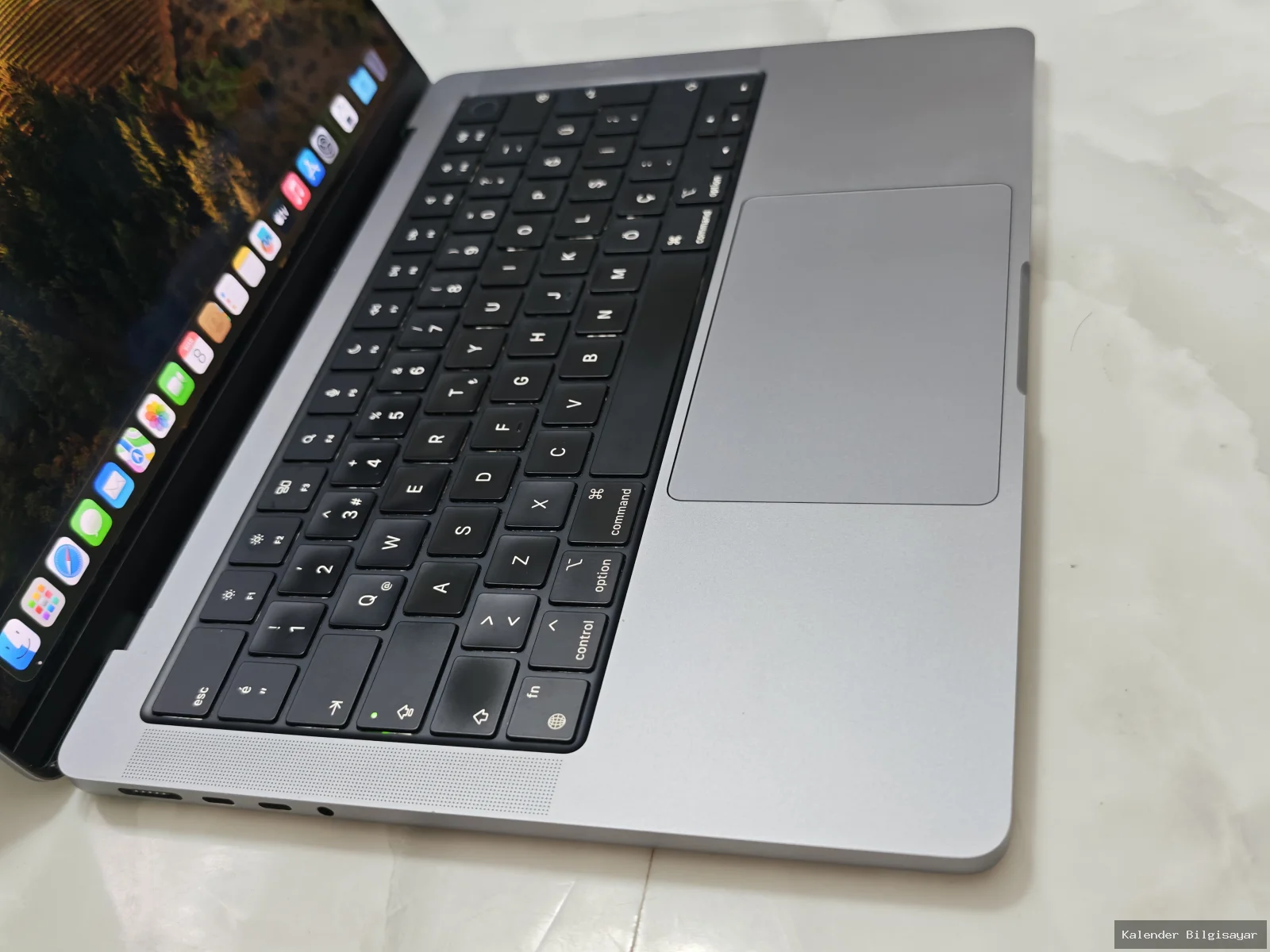 Apple MacBook Pro M1 Max 64 GB RAM 1 TB SSD 14 inç Pil 87 - Görsel 3
