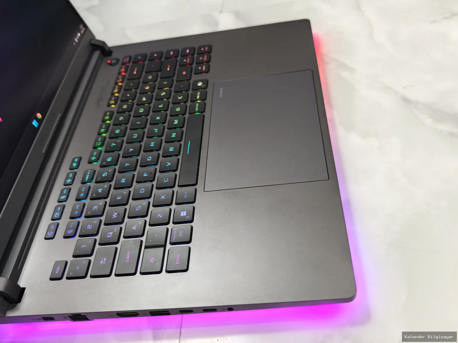 ASUS ASUS ROG Strix G16 Core Ultra 9 275HX RTX 5070 32 GB 1 TB 2K 240 Hz - Görsel 3