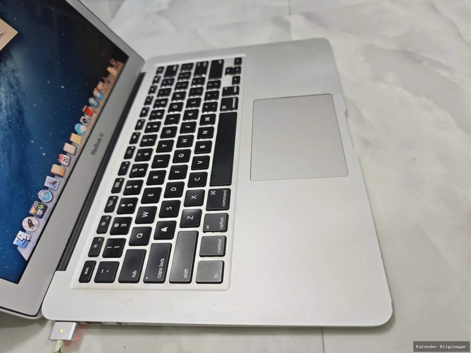 Apple MacBook Air 2013 i7 8 GB RAM 128 GB SSD 13 inç - Görsel 3