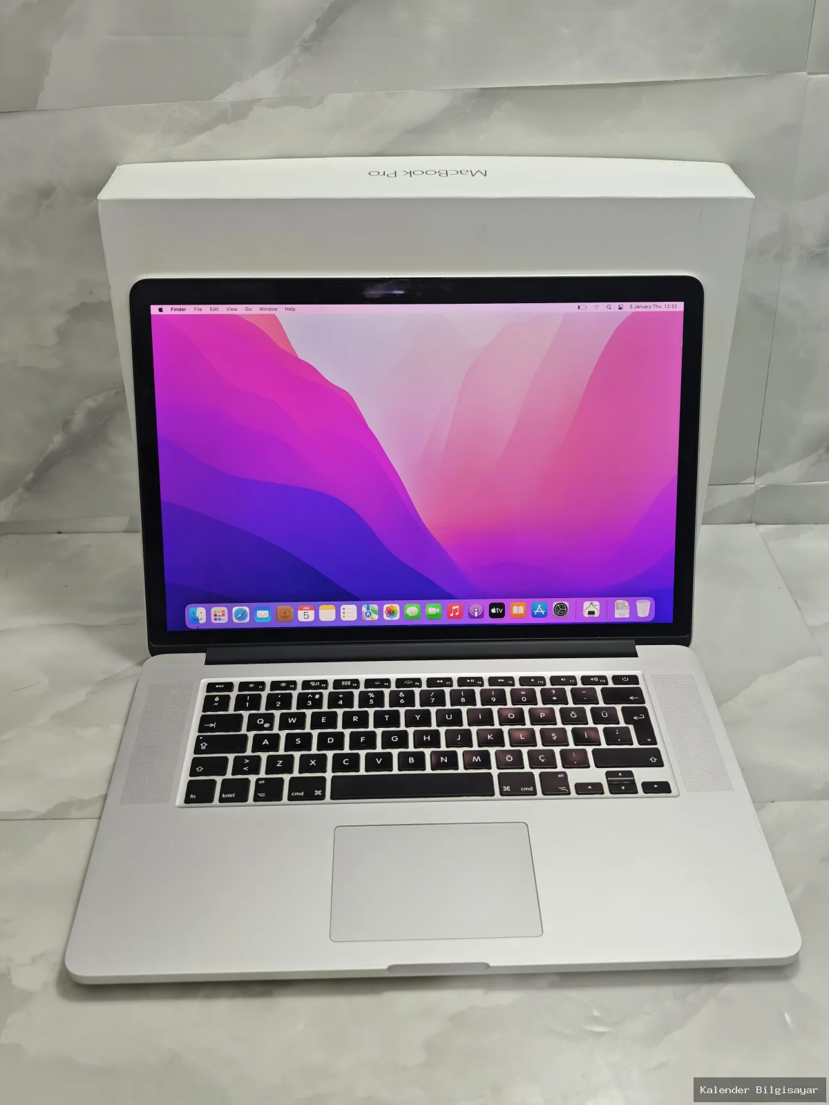 Apple MacBook Pro 15 A1398 2015 i7 16 GB 256 GB Retina