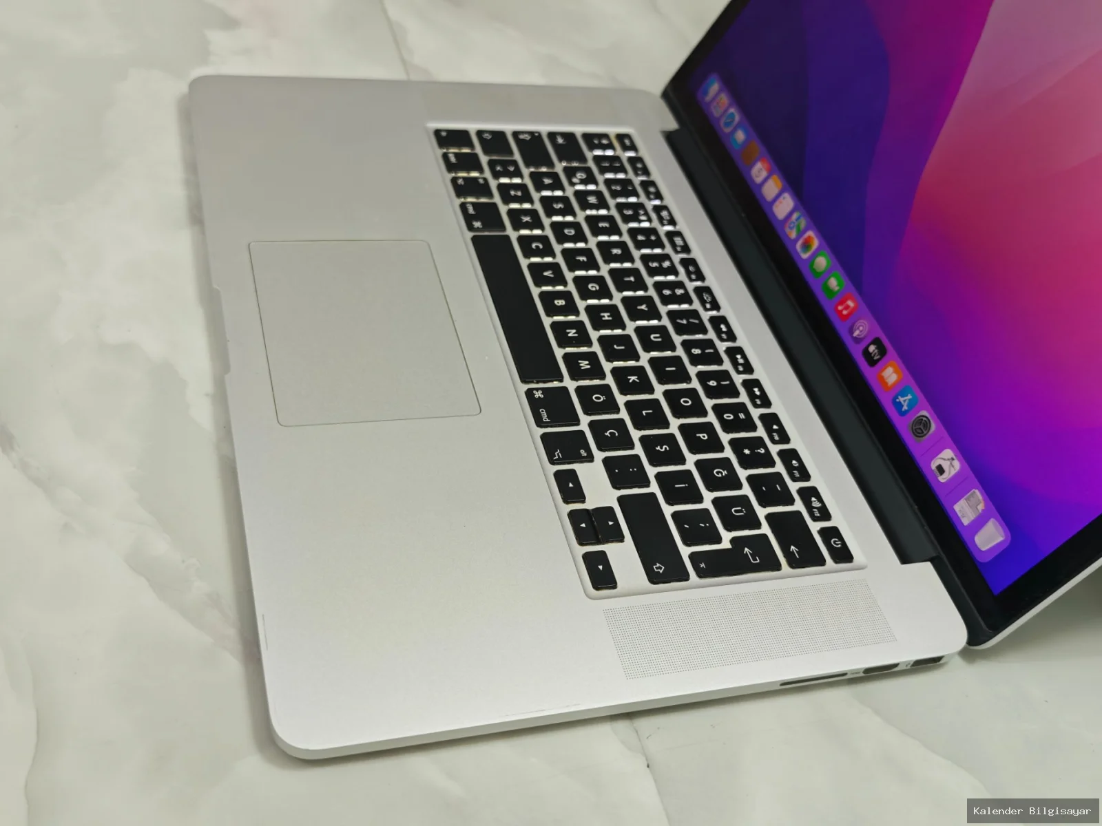 Apple MacBook Pro 15 A1398 2015 i7 16 GB 256 GB Retina - Görsel 2