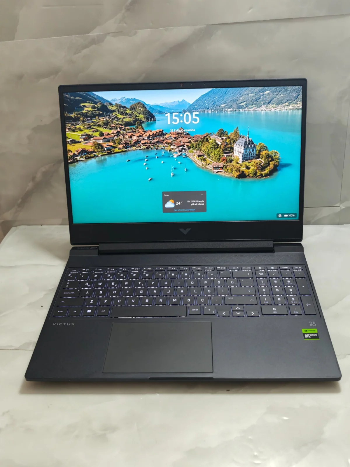 HP Victus i5 13420H RTX 4050 16 GB RAM 512 GB SSD