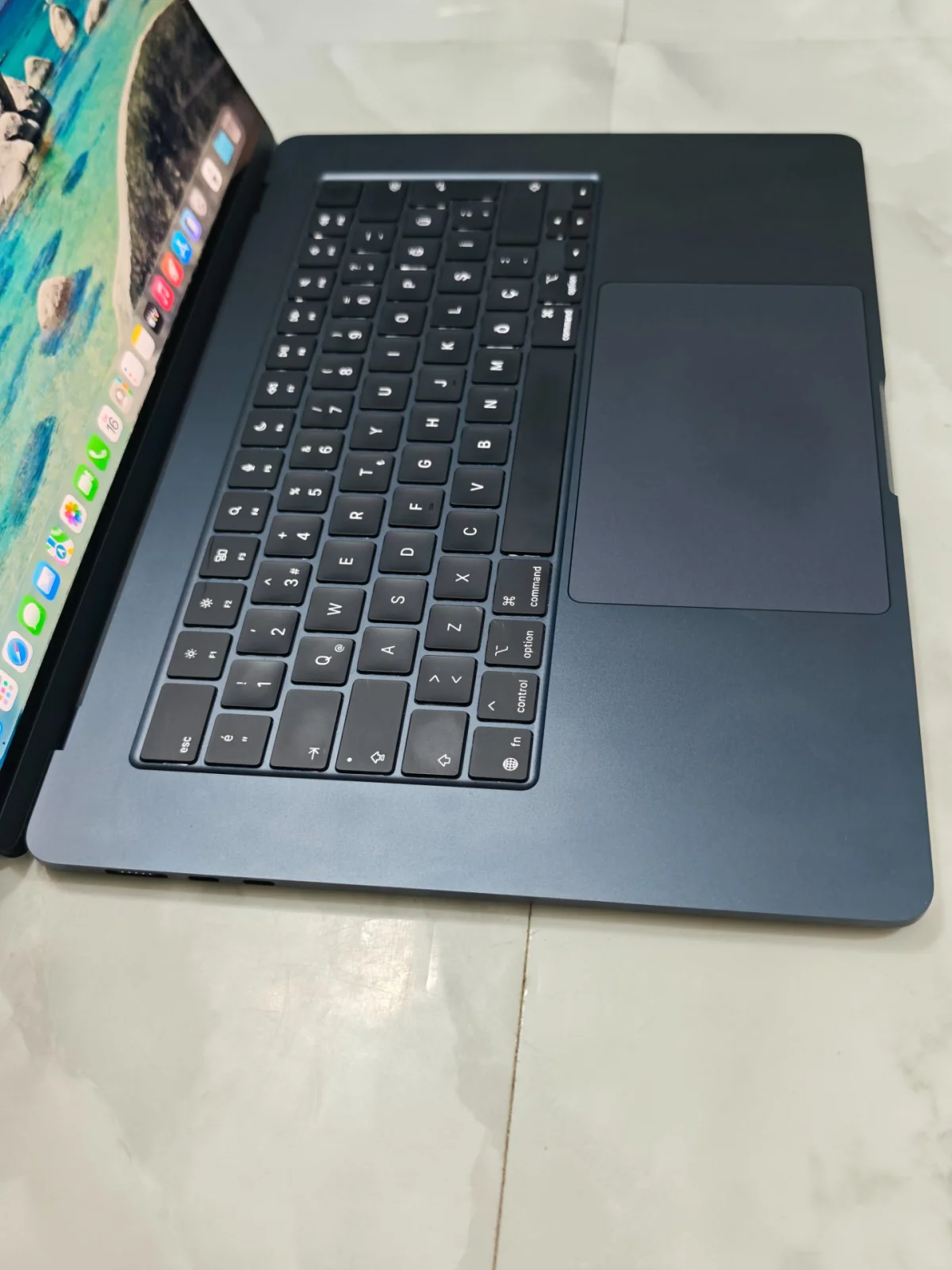 Apple MacBook Air M4 24 GB RAM 512 GB SSD 15 inç - Görsel 3