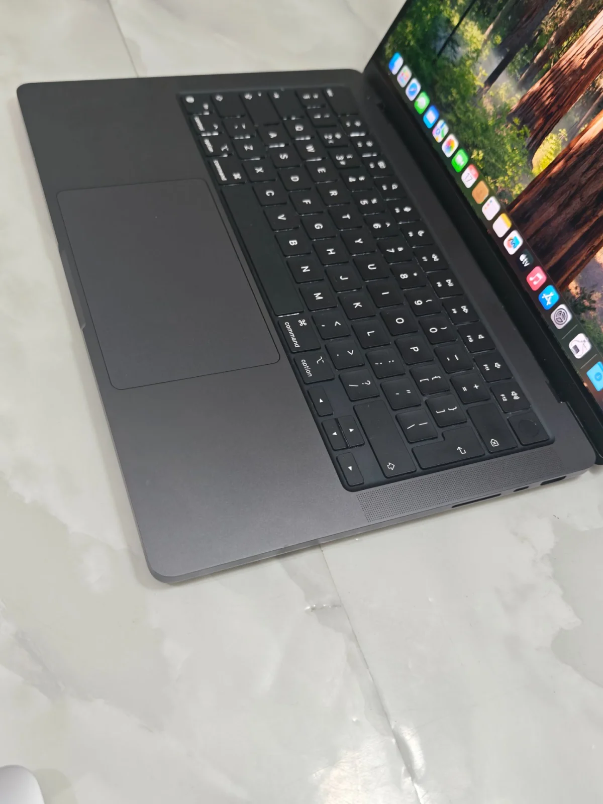 Apple MacBook Pro M3 Pro 18 GB RAM 512 GB SSD A2992 - Görsel 2
