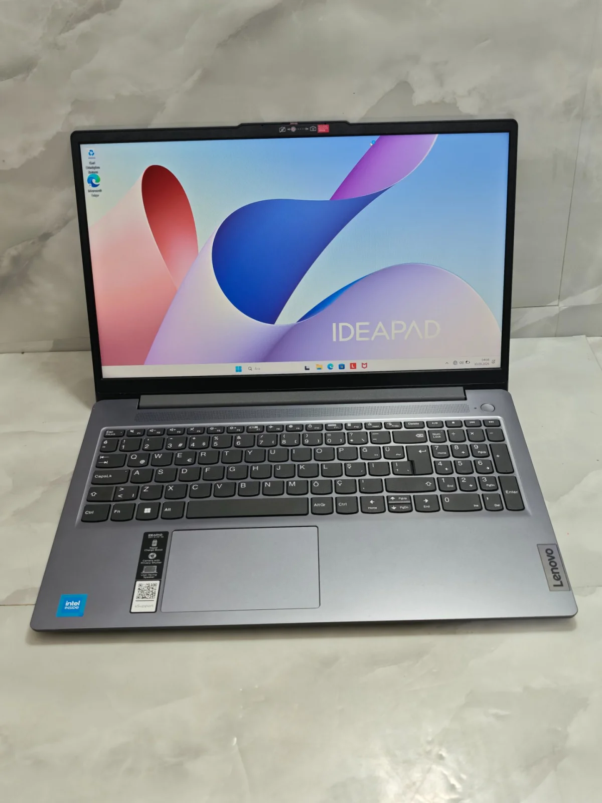 İkinci El Lenovo Lenovo IdeaPad Slim 3 Intel N100 4 GB RAM 128 GB SSD Laptop - Görsel 1