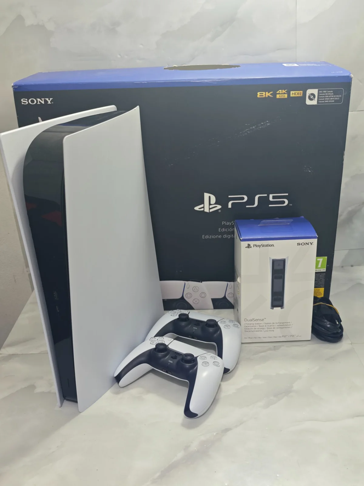 İkinci El Sony Sony PlayStation 5 Digital Edition CFI-1216B 825 GB + 2 DualSense - Görsel 1