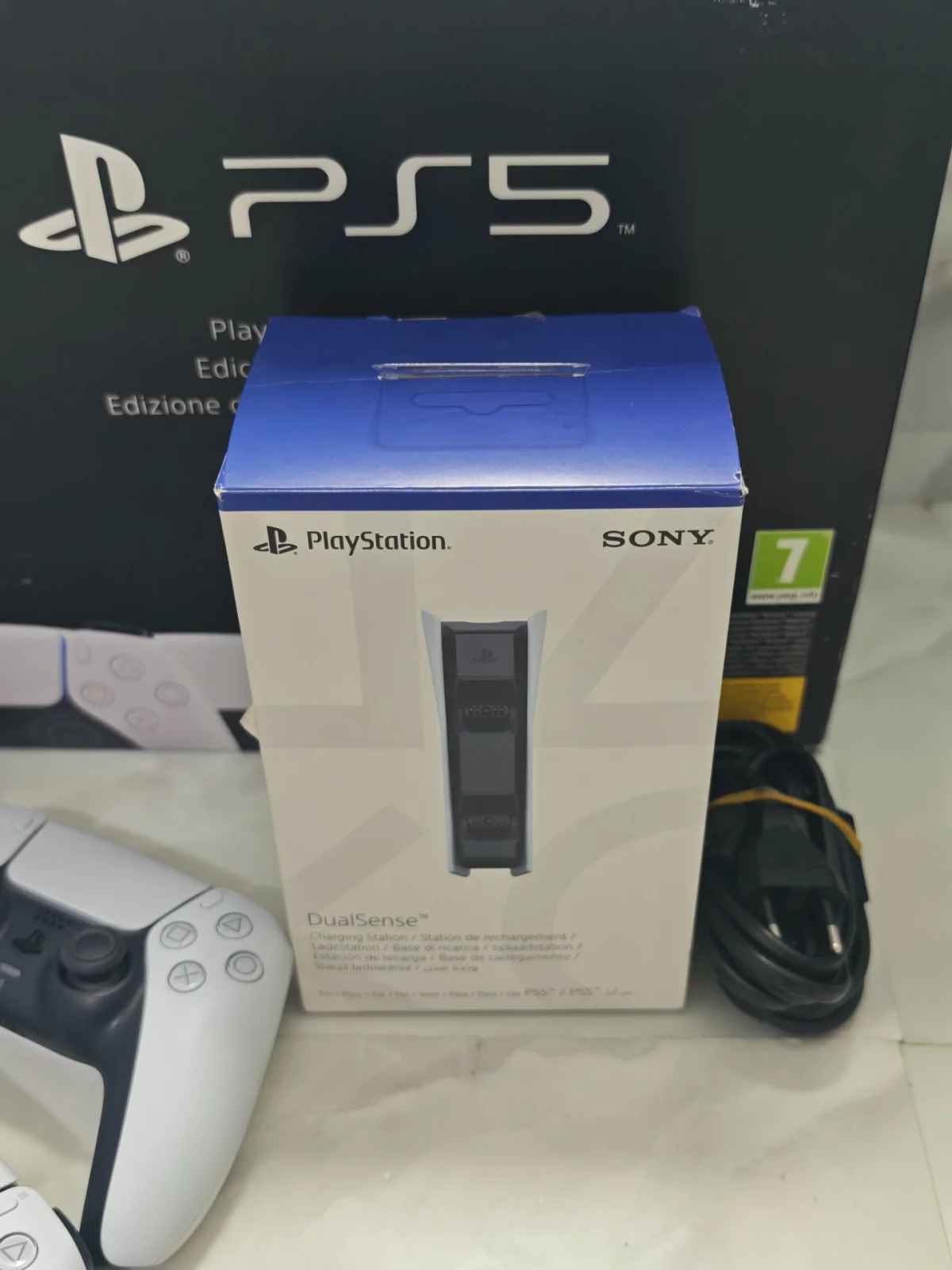 Sony Sony PlayStation 5 Digital Edition CFI-1216B 825 GB + 2 DualSense - Görsel 3