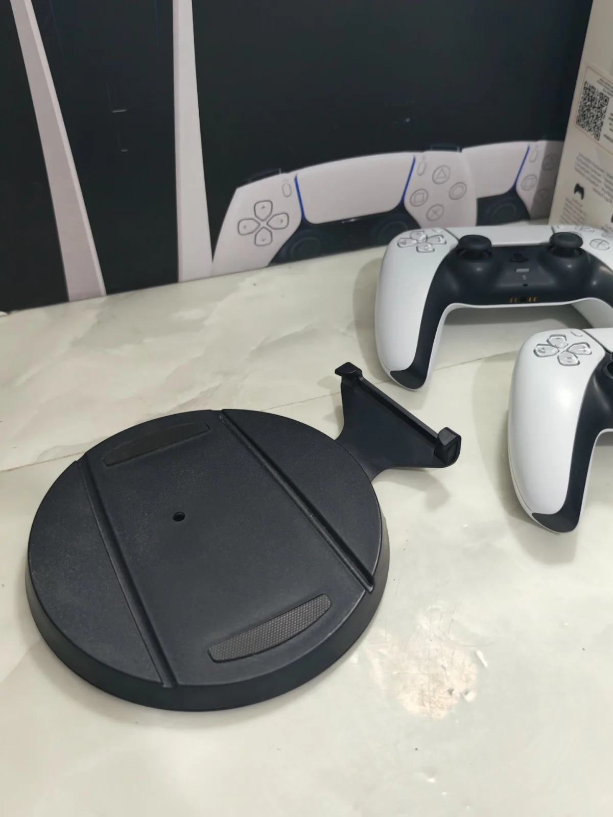 Sony Sony PlayStation 5 Digital Edition CFI-1216B 825 GB + 2 DualSense - Görsel 5
