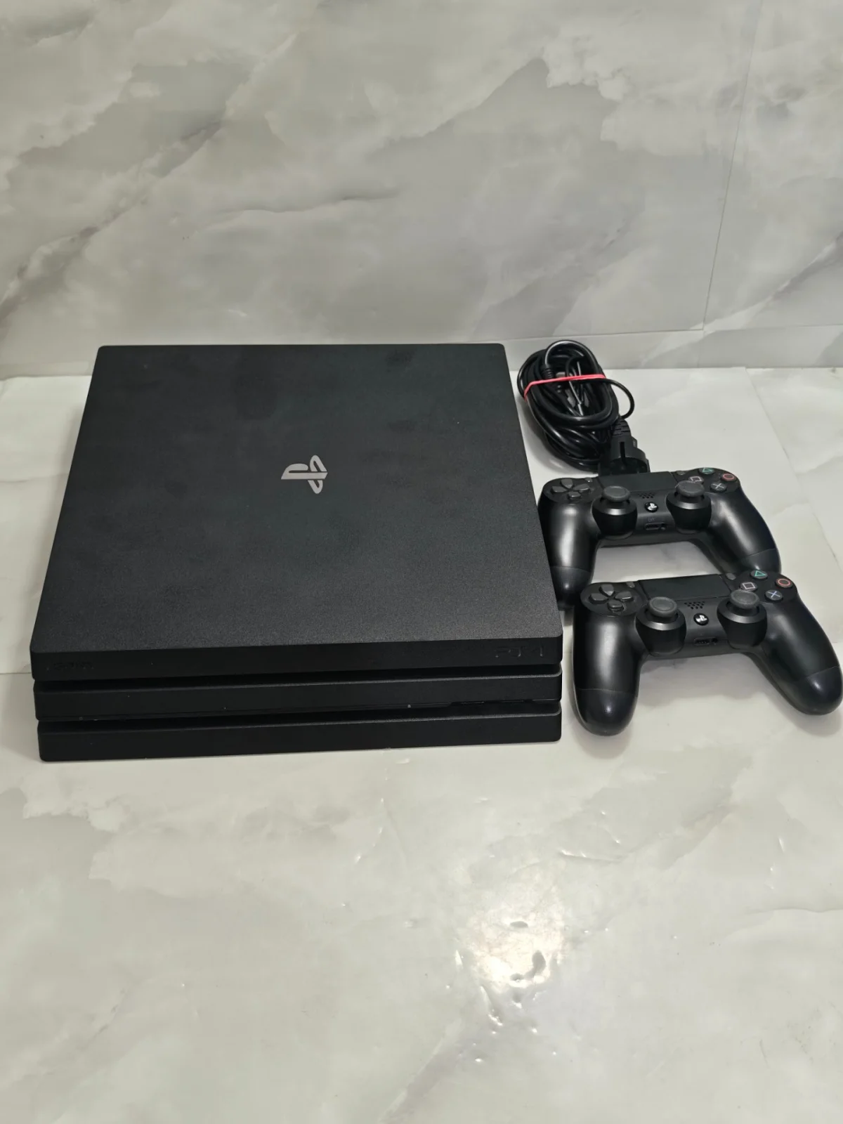 İkinci El Sony Sony PlayStation 4 Pro 1 TB CUH-7116B + 2 Kol - Görsel 1
