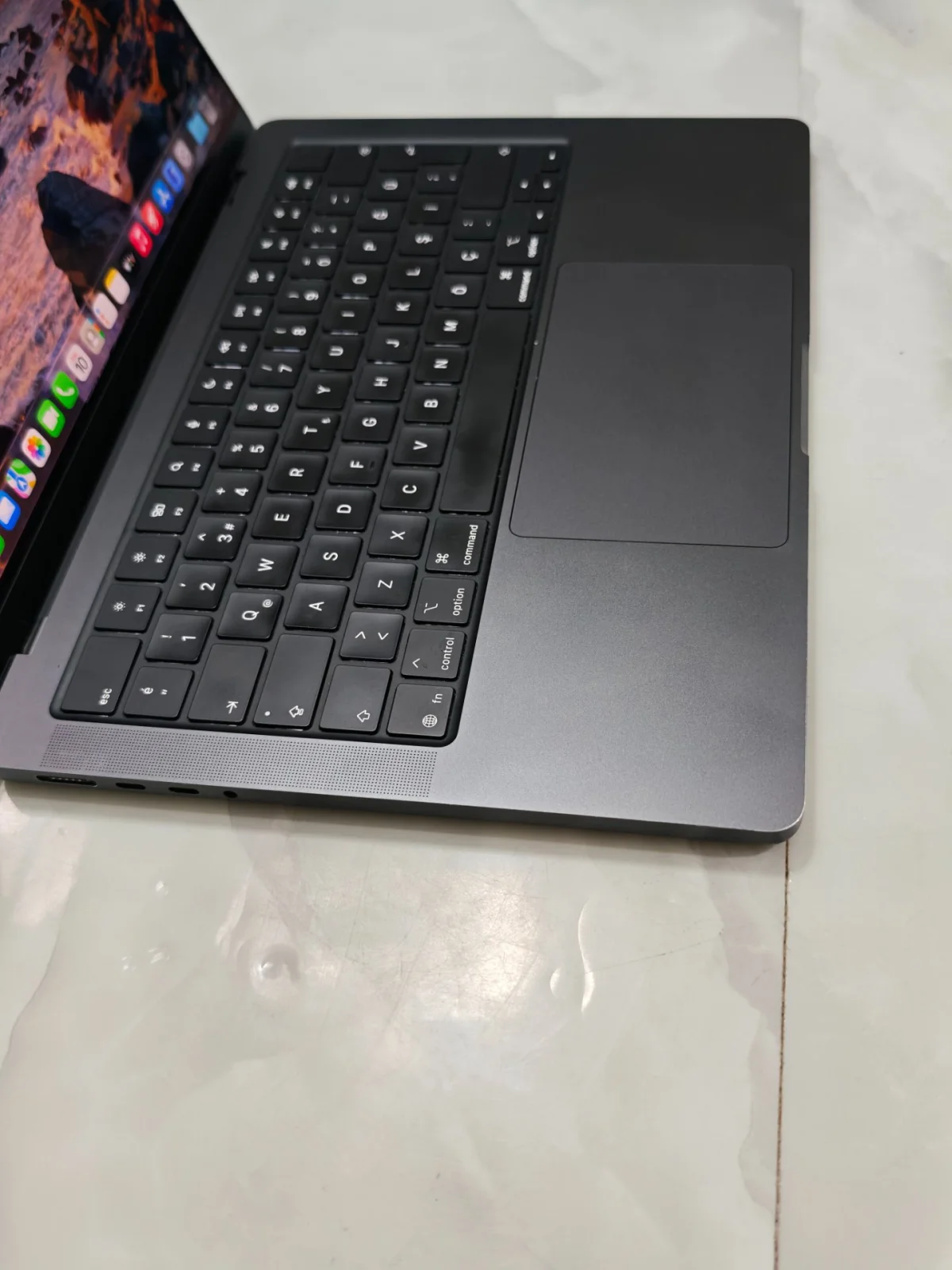 Apple MacBook Pro M5 16 GB RAM 512 GB SSD 14 inç - Görsel 3