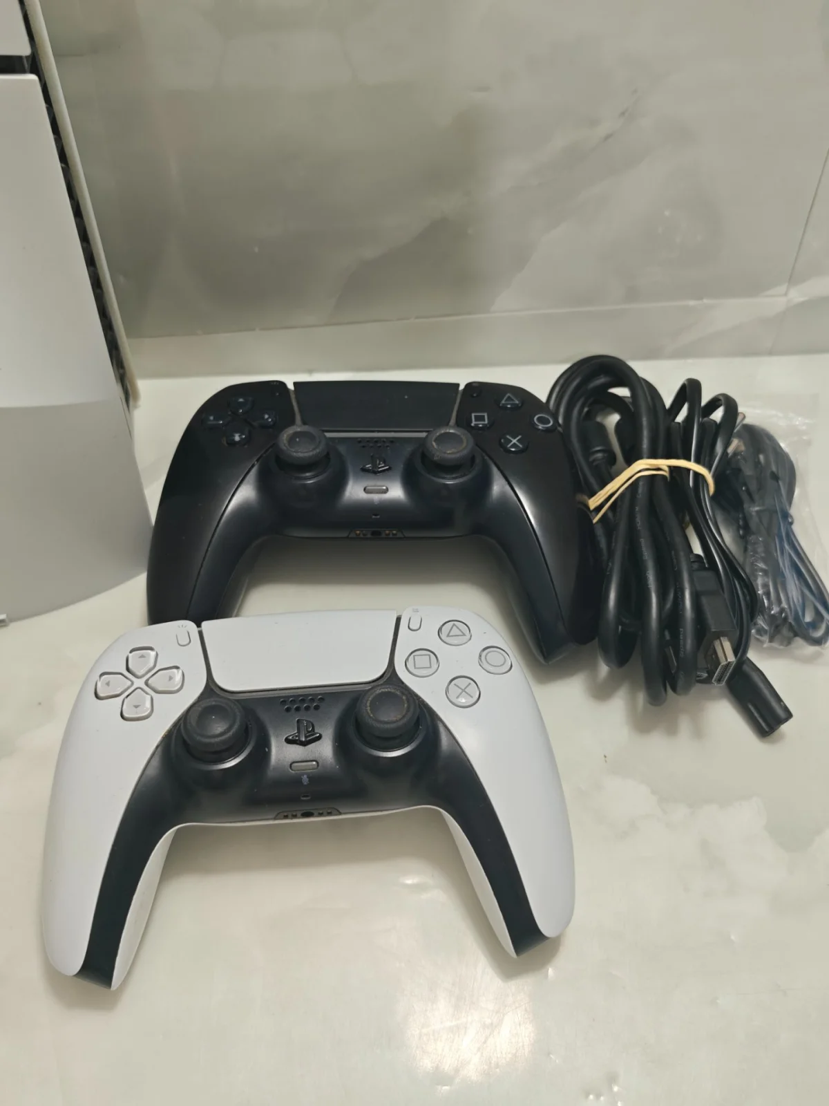 Sony Sony PlayStation 5 Slim CFI-2018 1 TB + 2 Adet Orijinal DualSense Kol - Görsel 3