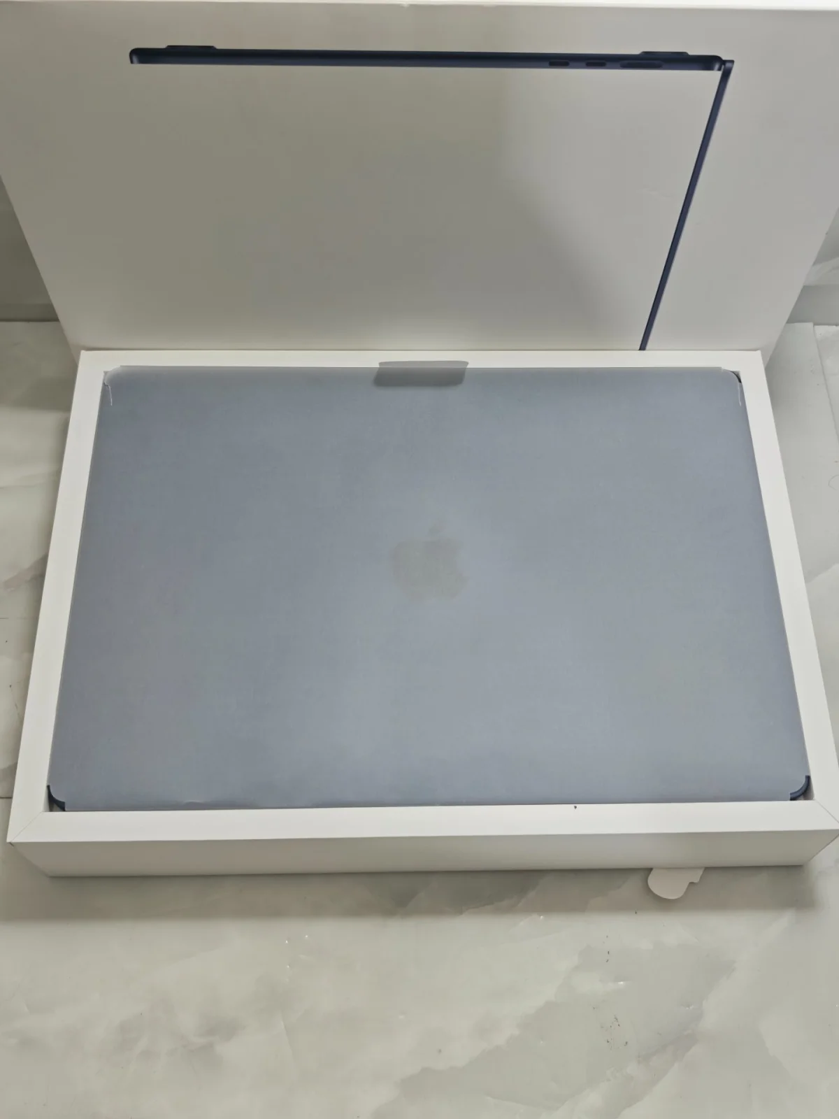 Apple Apple MacBook Air M5 10 CPU 10 GPU 16 GB RAM 512 GB SSD 15.3 inç - Görsel 4